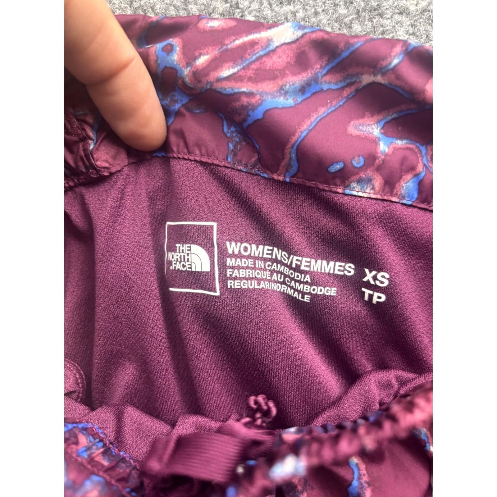 The North Face The North Face Running Shorts Womens XS Purple Print Lined Zip Pocket Gym Size 26" / US 2 / IT 38 - 2 Thumbnail