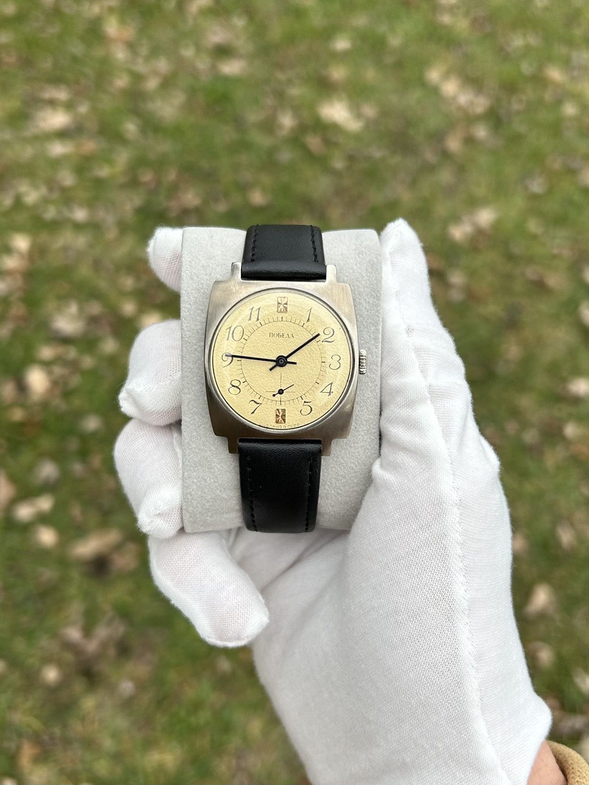 Vintage Vintage Watch Pobeda Soviet USSR Mechanical Wristwatch 1980s Size ONE SIZE - 10 Thumbnail