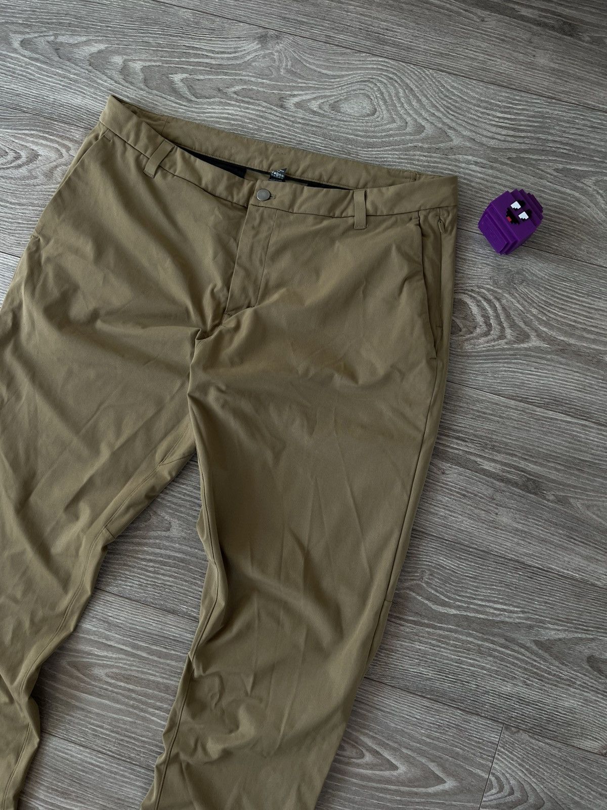 Lululemon Rare Lululemon Logo Straight Pro Reflective Selvage Pants Size US 38 / EU 54 - 6 Thumbnail
