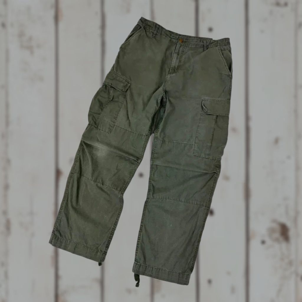 Carhartt VINTAGE Carhartt WIP Cargo Pants Work Distressed 34/32 Green Pants Mens 34/32 Green Cargo Workwear Casual Carhartt WIP Vintage - do not add new info Size US 34 / EU 50 - 1 Thumbnail