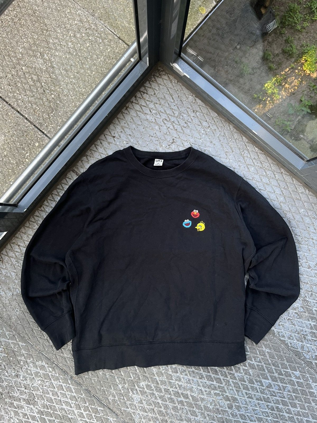 Kaws × Uniqlo Uniqlo x Kaws sweatshirt vintage Size US L / EU 52-54 / 3 - 1 Thumbnail