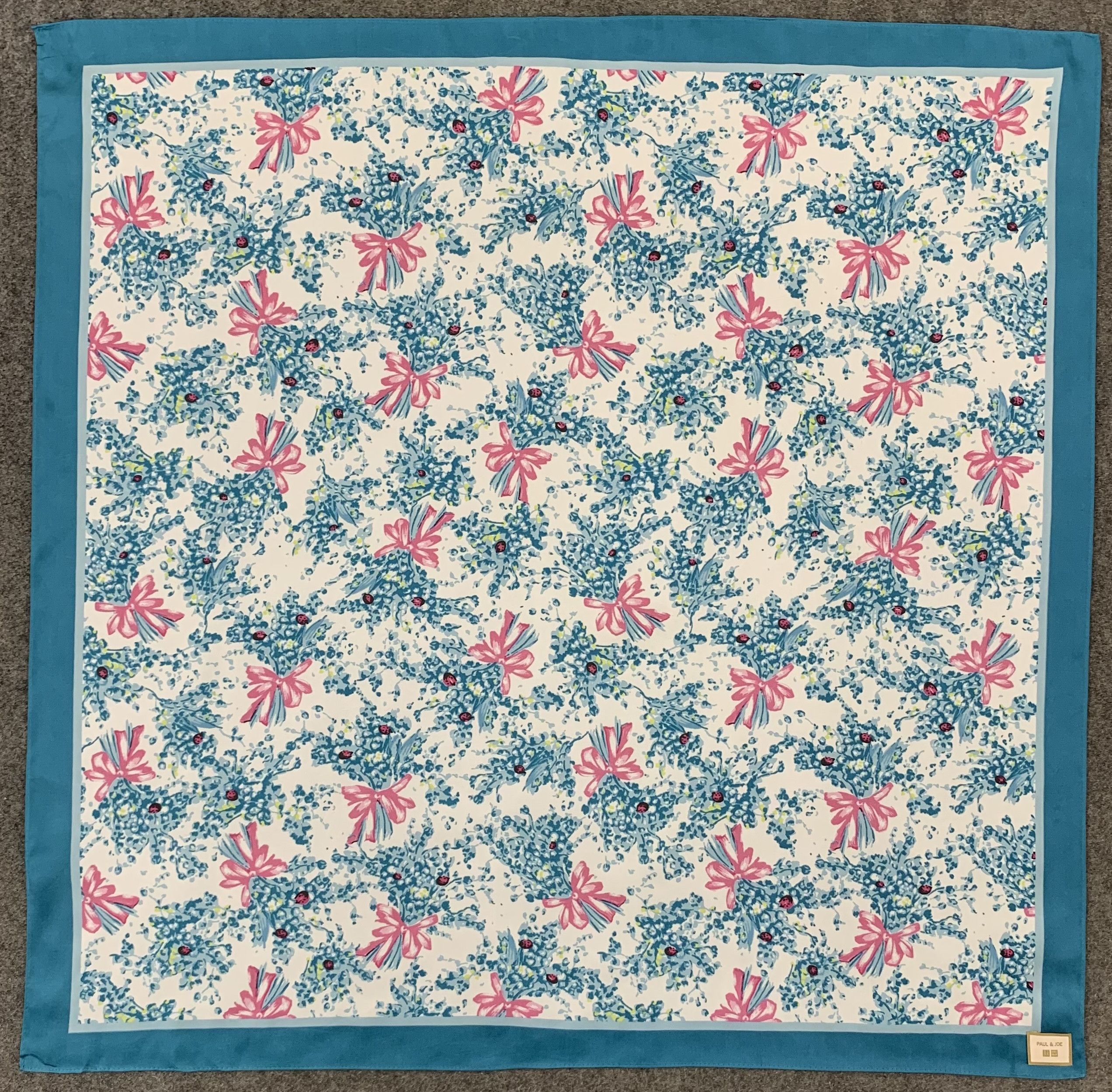 Paul & Joe Uniqlo x Paul & Joe Floral silk scarf Square Foulards A5610 Size ONE SIZE - 2 Thumbnail