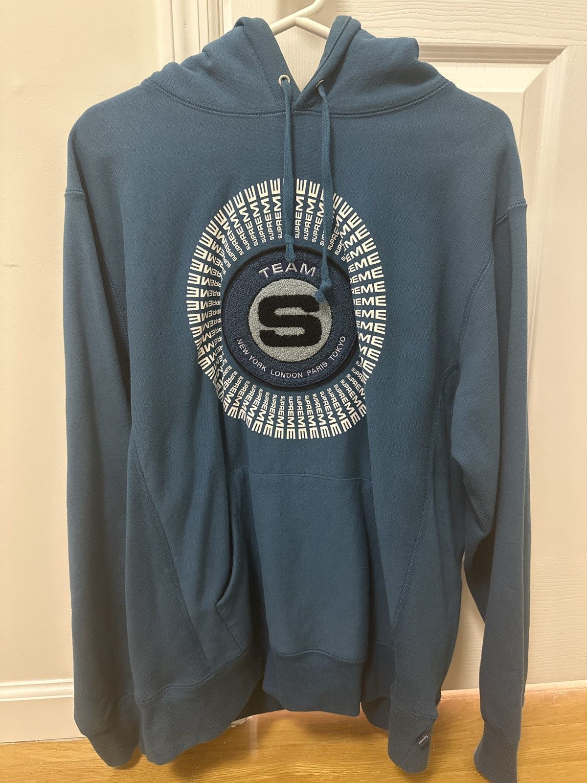 Supreme Supreme Hoodie Size US L / EU 52-54 / 3 - 1 Thumbnail