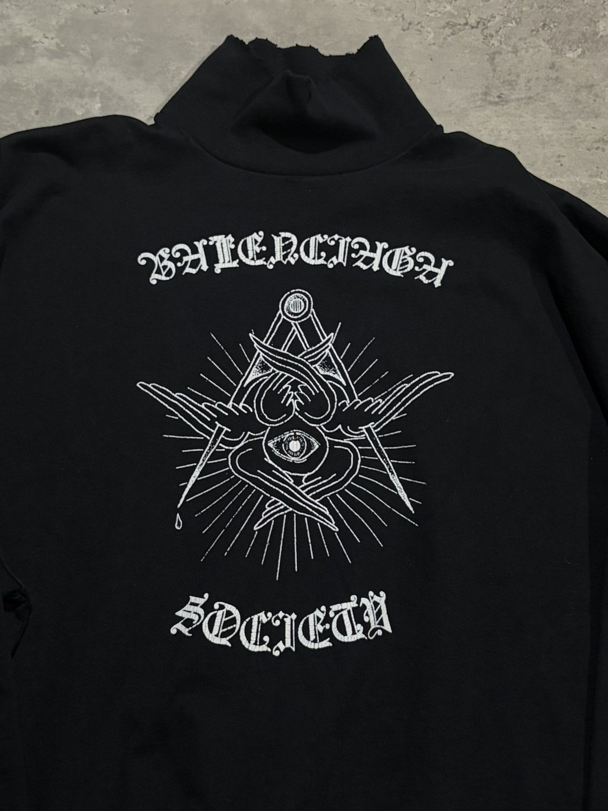 Balenciaga balenciaga free your mind sweater long sleeve Size US XL / EU 56 / 4 - 3 Thumbnail
