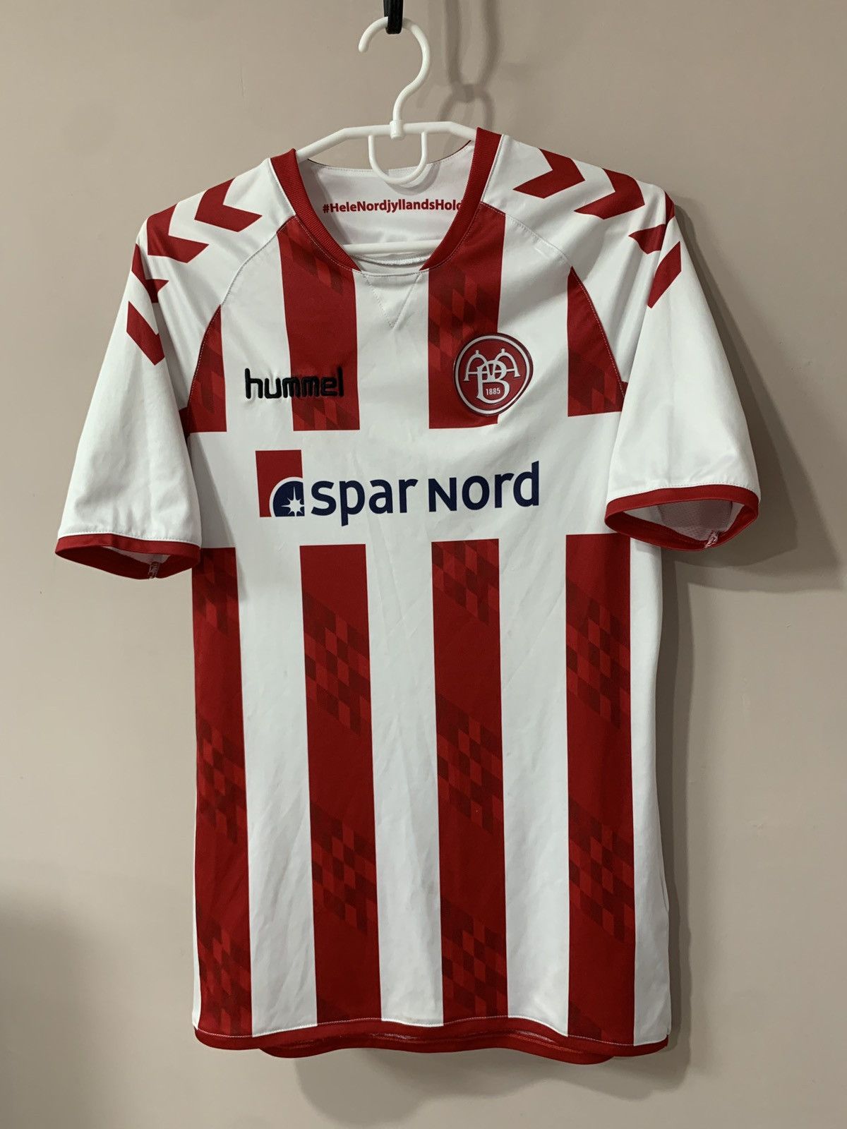 Hummel Aalborg BK 2017/18 Home Football Shirt Hummel Soccer Jersey Size US S / EU 44-46 / 1 - 1 Thumbnail