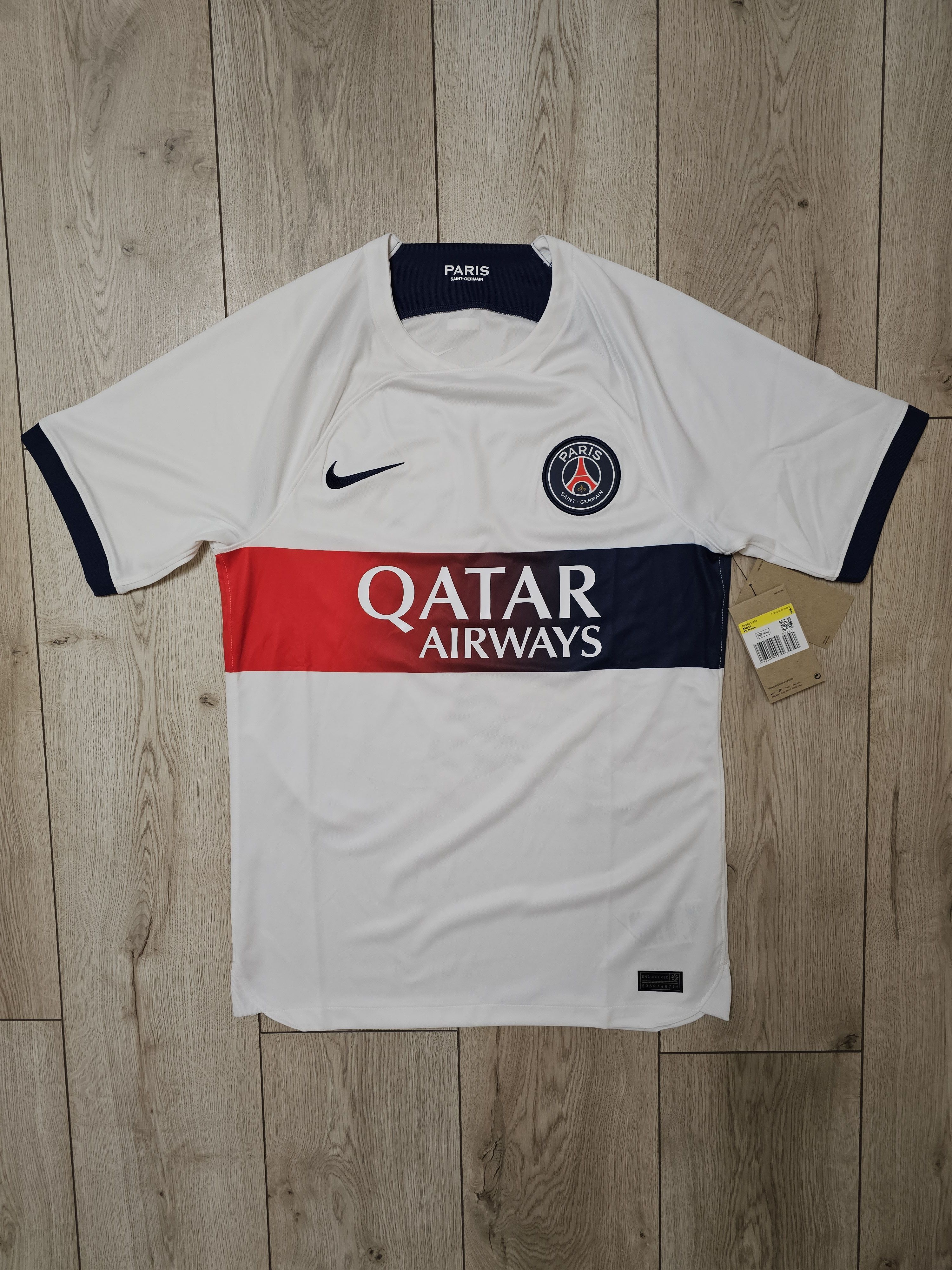 Nike PSG PARIS SAINT-GERMAIN 2024 MBAPPE FOOTBALL SOCCER JERSEY Size US S / EU 44-46 / 1 - 2 Thumbnail