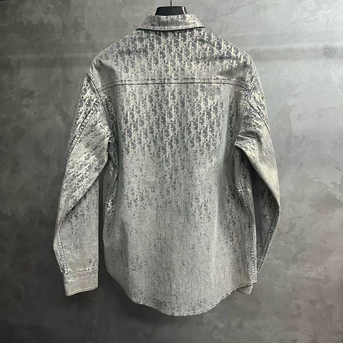 Dior dior gray logo printed long sleeve shirt Size US L / EU 52-54 / 3 - 5 Thumbnail