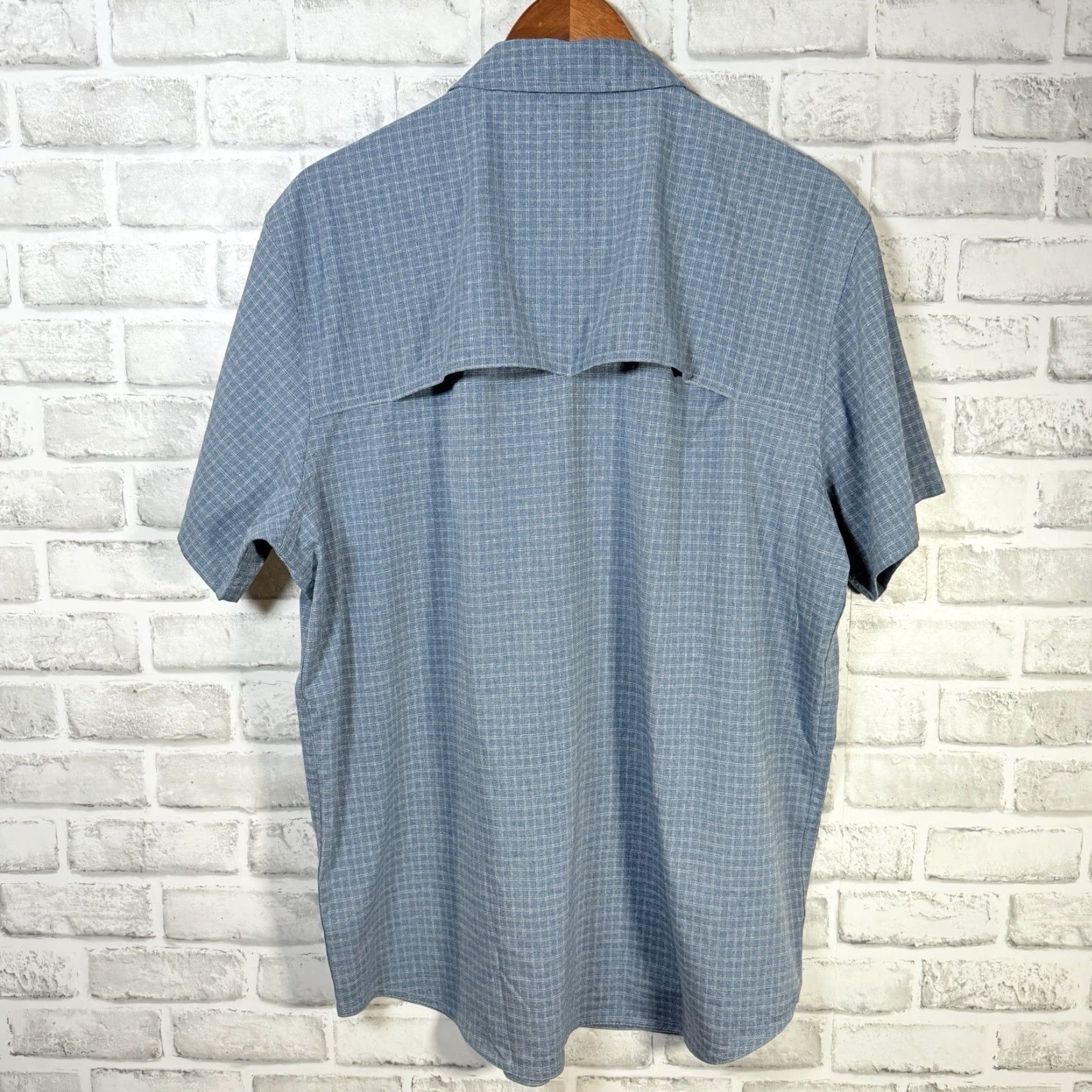 Prana prAna Shirt Blue Checkered Polyester Blend Short Sleeve Button Down Mens Size L Size US 33 - 5 Thumbnail