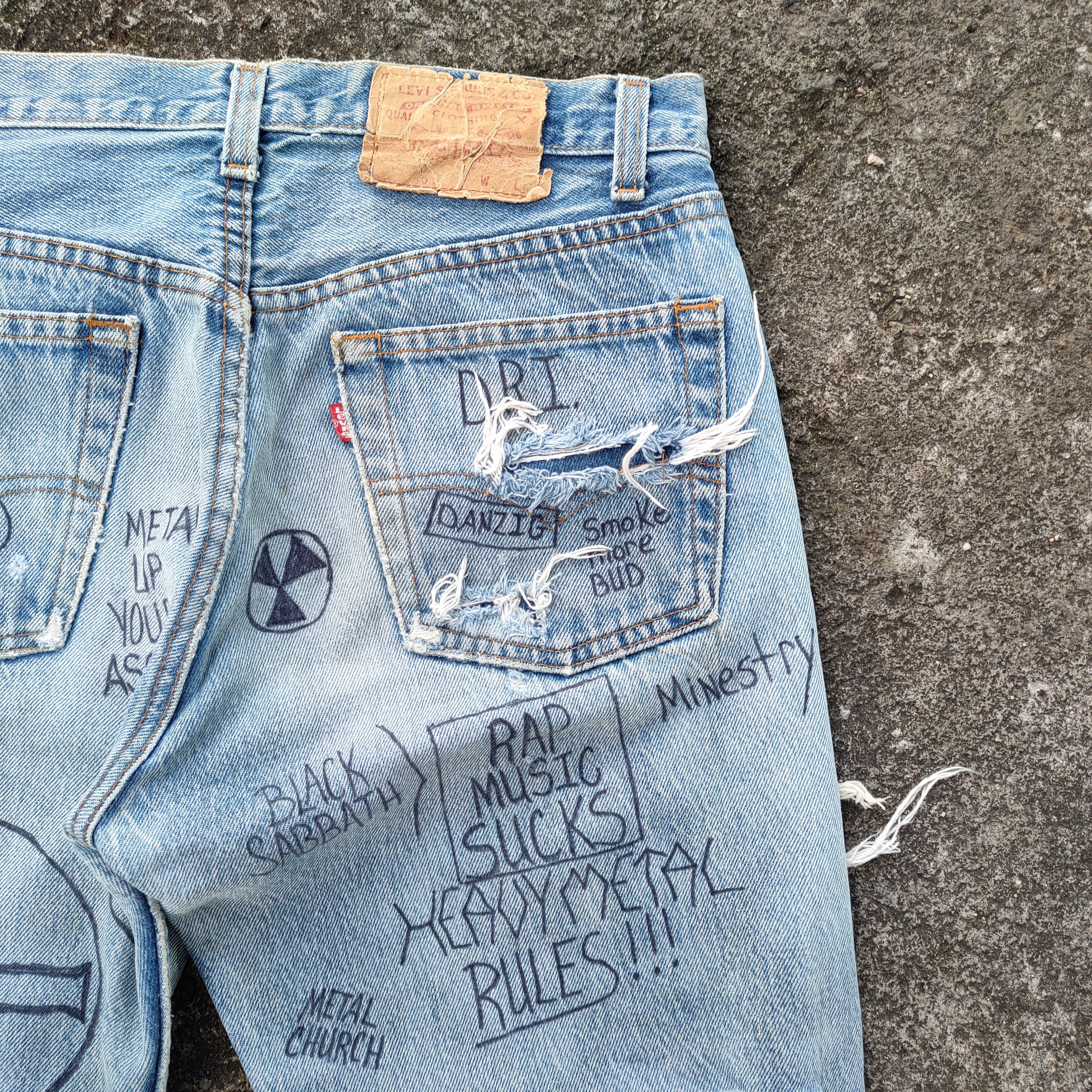 Levi's Vintage Clothing VINTAGE LEVI'S 501 BUTTON FLY JEANS RIPPED NAME BAND Size US 30 / EU 46 - 11 Thumbnail