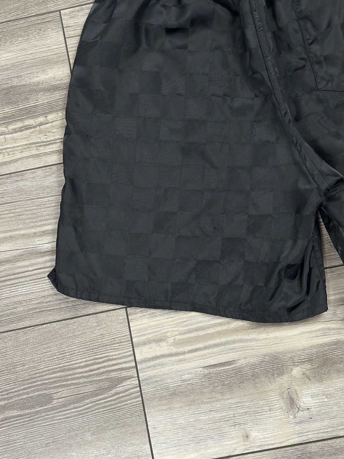 Umbro Vintage Umbro Checkered Shorts Size US 29 - 6 Thumbnail