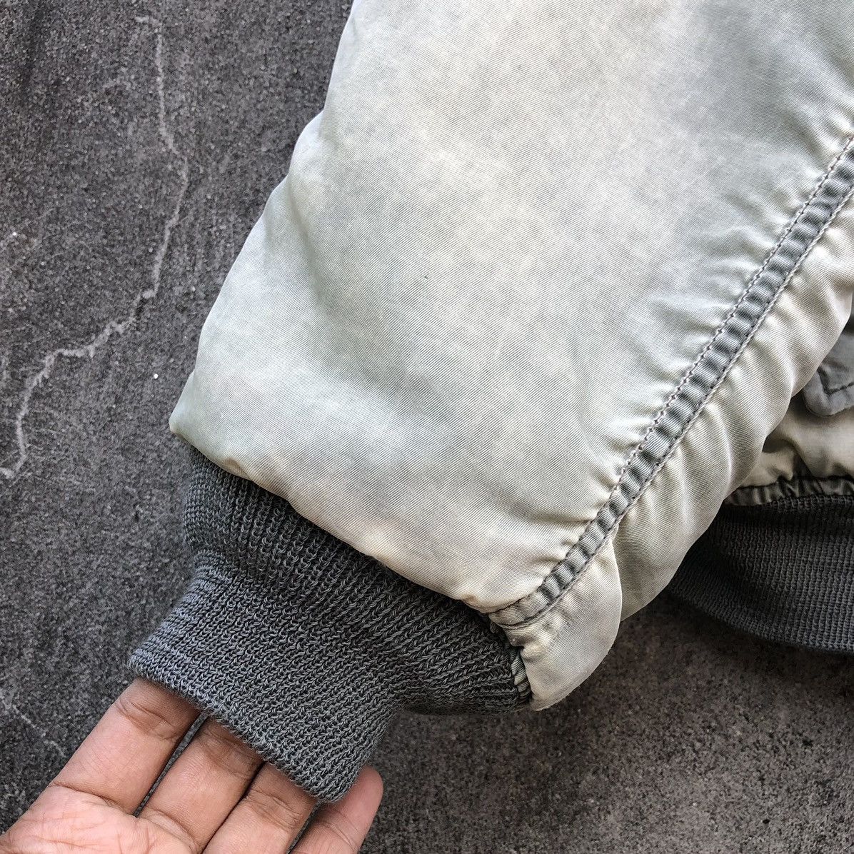 Vintage Vintage Sun Faded Ma-1 Bomber Jacket by Unique Size US L / EU 52-54 / 3 - 19 Thumbnail