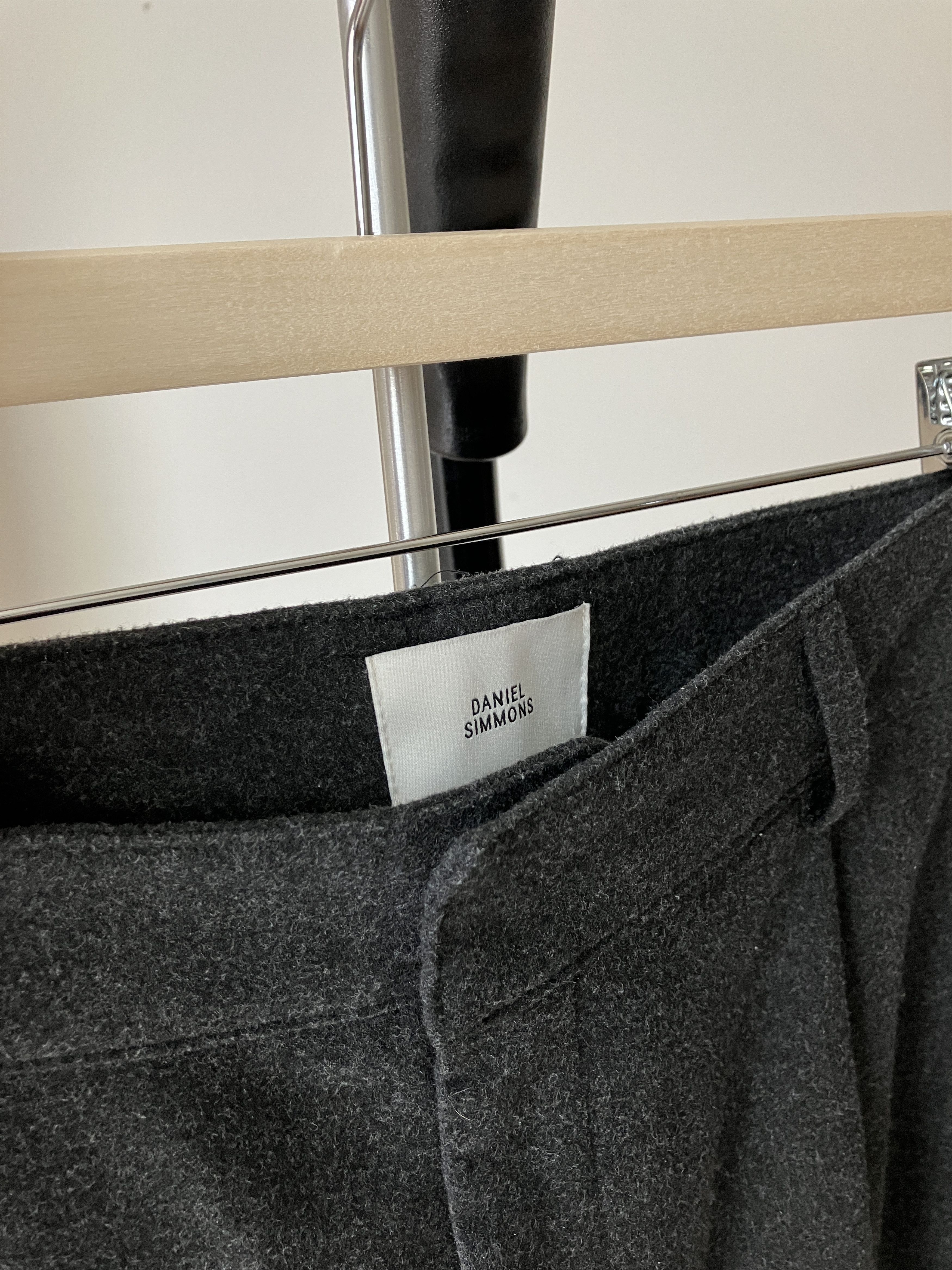 Daniel Simmons Soft Handle Essential Pleated Trousers - Charcoal Grey (30) Size US 30 / EU 46 - 4 Thumbnail