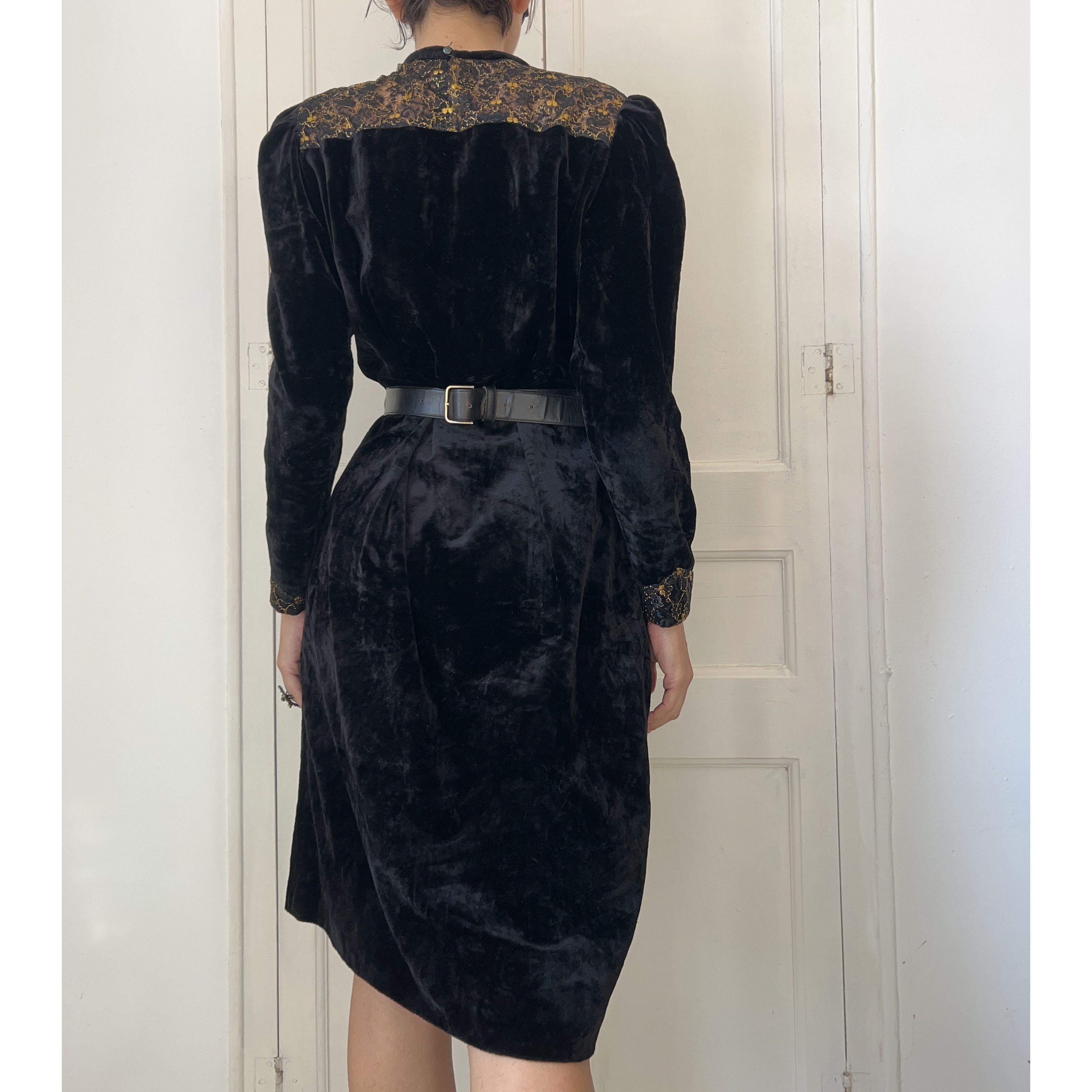 Vintage Vintage 90s Black Velvet Dress Size L / US 10 / IT 46 - 2 Thumbnail