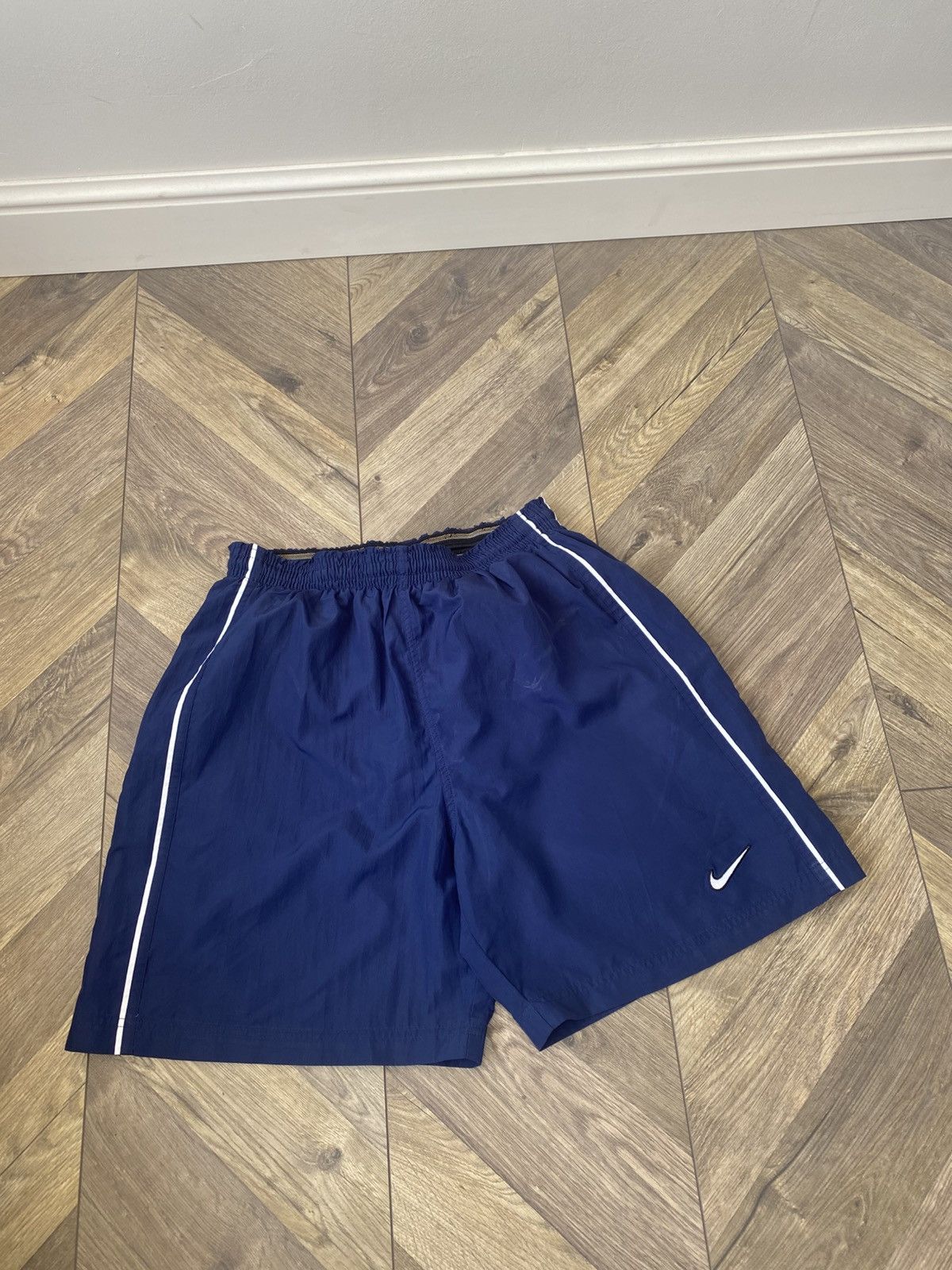 Nike × Vintage Vintage Nike 90s nylon shorts Size US 31 - 4 Thumbnail