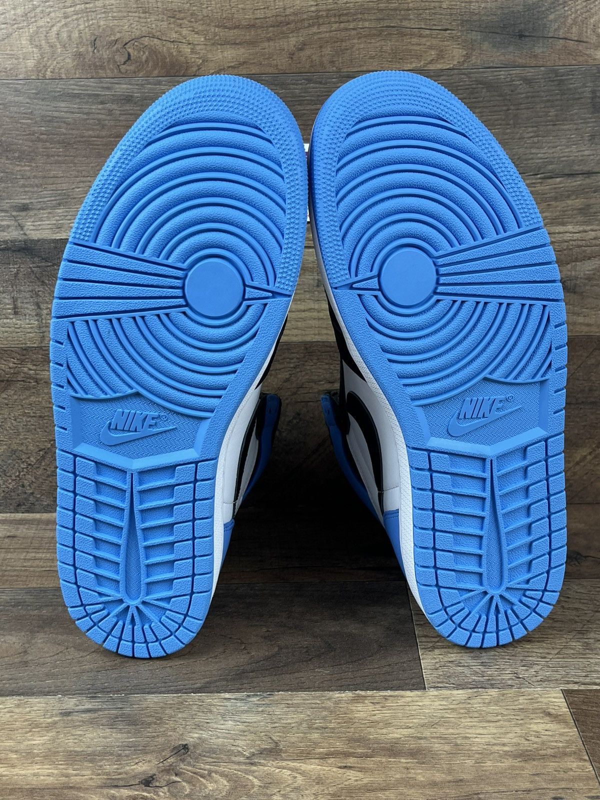 Jordan Brand Air Jordan 1 Retro High OG UNC Toe Size US 12 / EU 45 - 8 Thumbnail