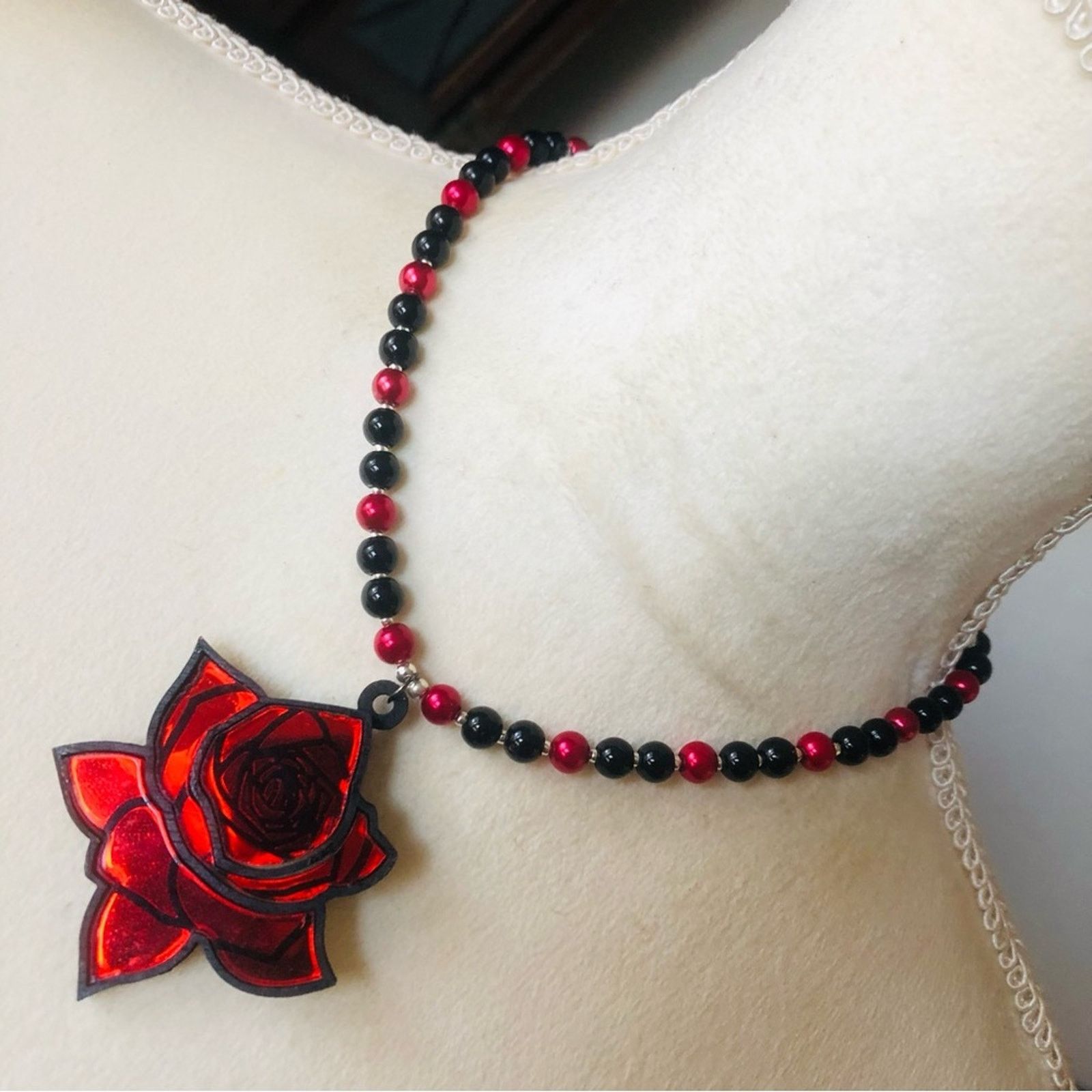 Handmade Handcrafted repurpose large textured rose Pearl necklace Size ONE SIZE - 1 Thumbnail