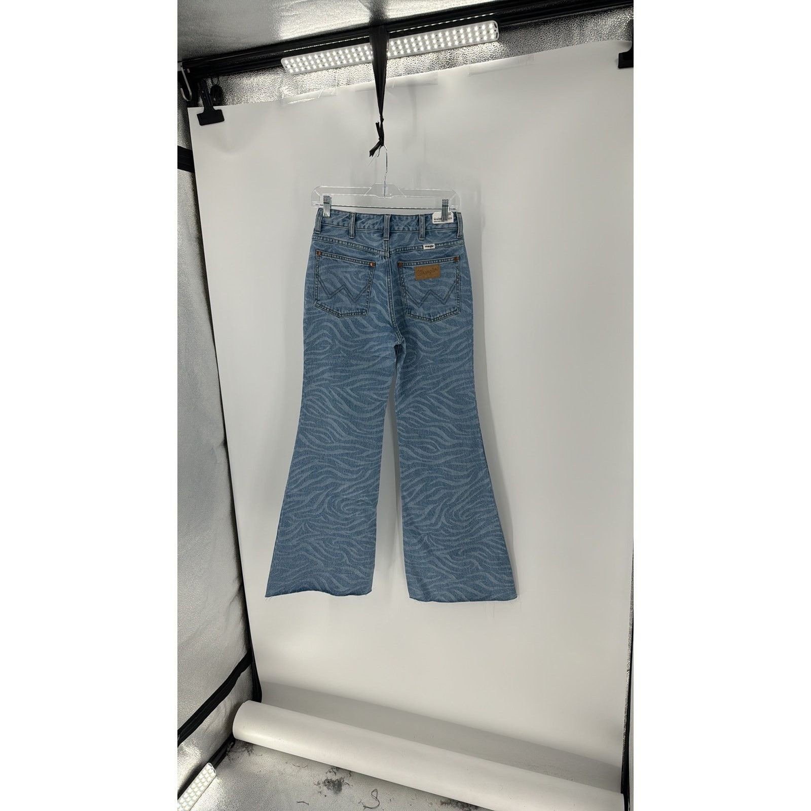 Wrangler ZOE ZEBRA WRANGLER FLARES raw hem high waisted size 28 Size 28" / US 6 / IT 42 - 6 Thumbnail