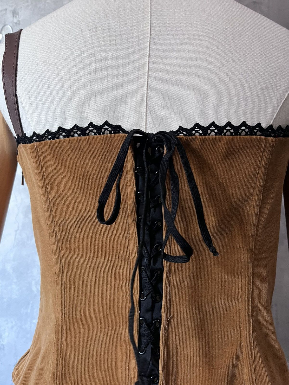 Dolce & Gabbana Dolce & Gabbana A/W 2002 Corduroy corset embroidery flower Size L / US 10 / IT 46 - 14 Thumbnail