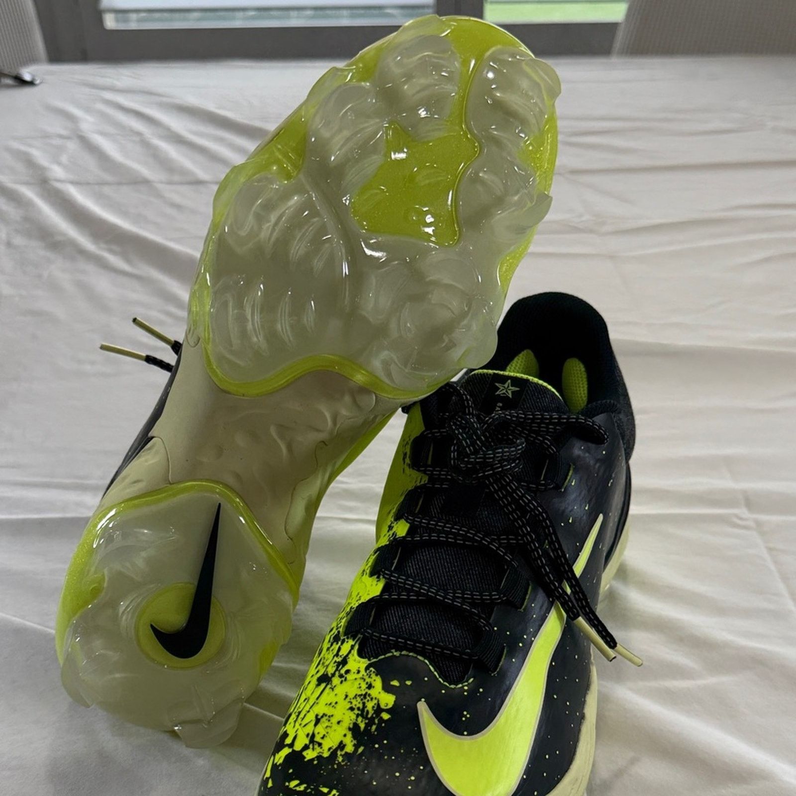 Nike Nike-Alpha Huarache Elite 4 Low MCS '24 All-Star' sz US M 11 Size US 11 / EU 44 - 3 Thumbnail