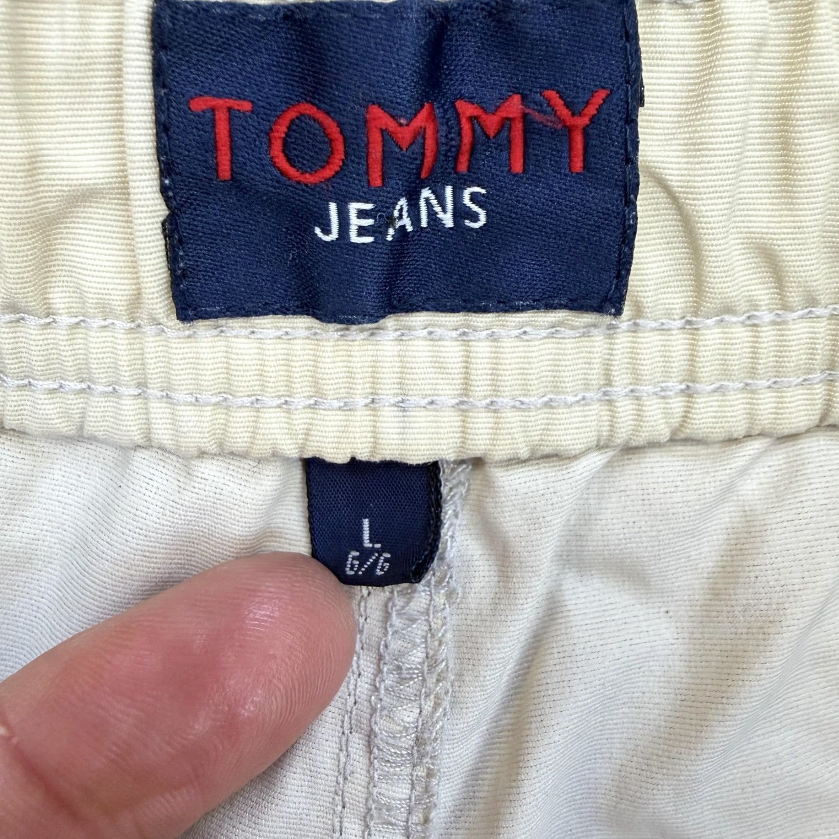 Tommy Hilfiger Tommy Hilfiger Tommy Jeans Shorts Bermuda Mens Large Beige Inseam 11 Pockets Elastic Waist Beach Tropical Nature Regular 36in Waist Mens Size US 33 - 5 Thumbnail