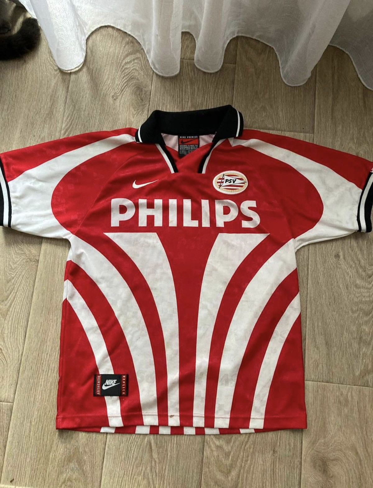 image of Vintage Nike Psv Soccer Jersey Philips Size M in Red, Men's
