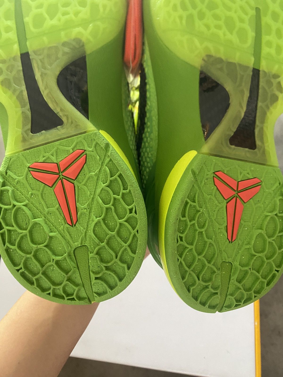 Nike Nike Kobe 6 Grinch Brand New No Box Size US 9.5 / EU 42-43 - 7 Thumbnail