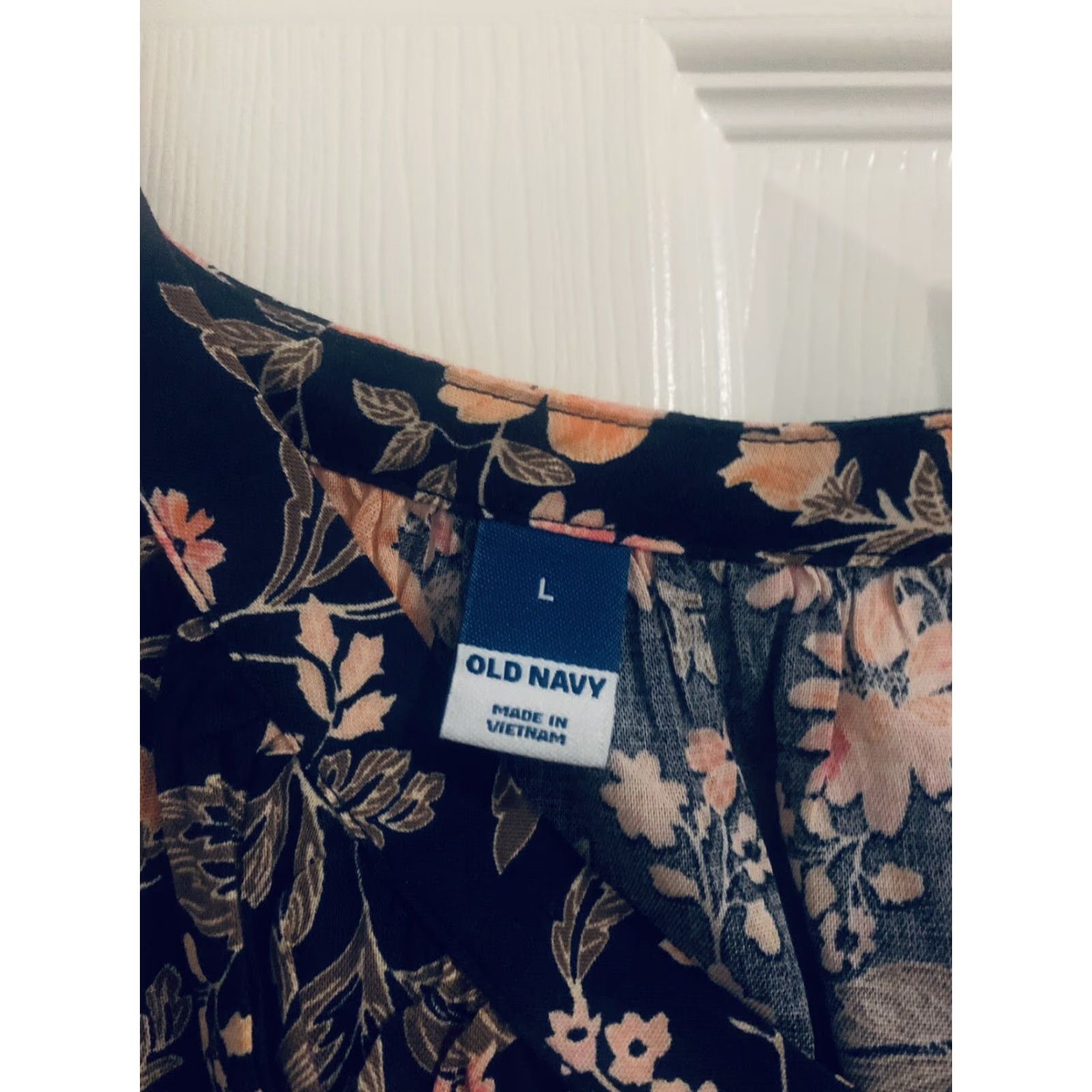 Old Navy Old Navy Shirt Womens Large Multicolor Floral Tee L MSRP 4.99 Size L / US 10 / IT 46 - 3 Thumbnail