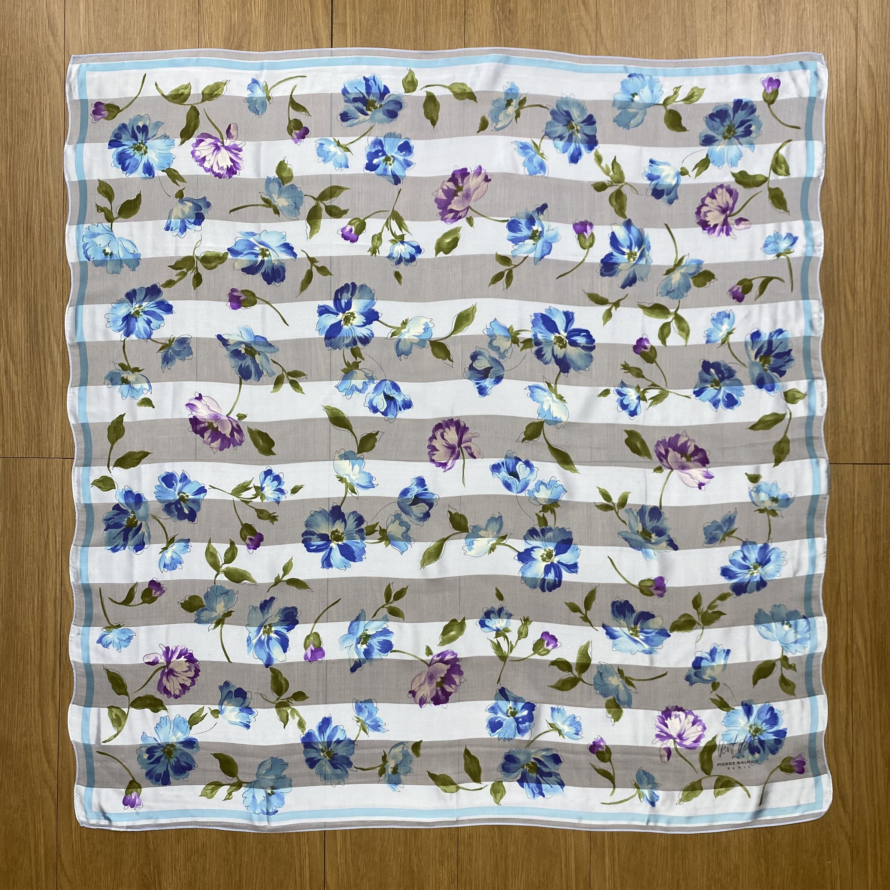 Pierre Balmain × Vintage Vintage 90s Pierre Balmain Silk Scarf SSC256 Size ONE SIZE - 2 Thumbnail