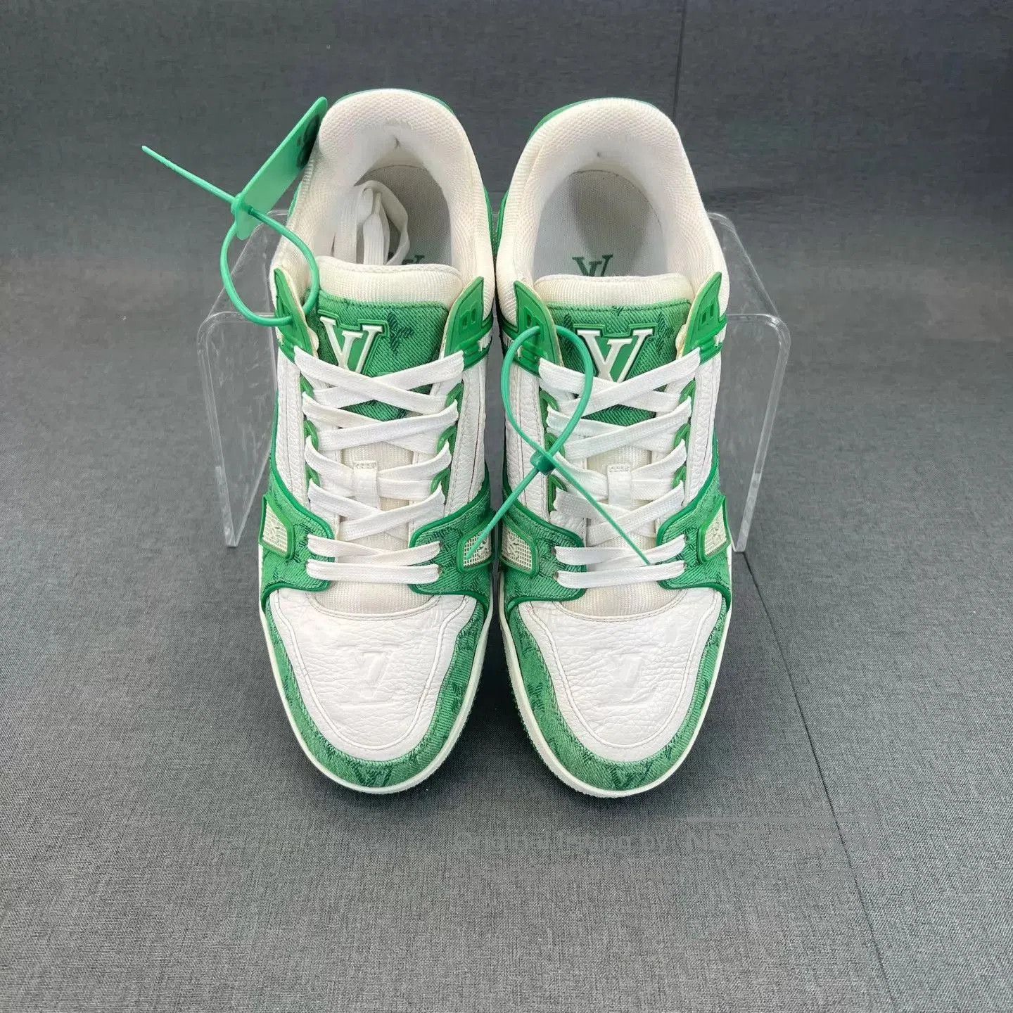Louis Vuitton Green Low Top Sneakers Size 8.5. Size US 8.5 / EU 41-42 - 8 Thumbnail