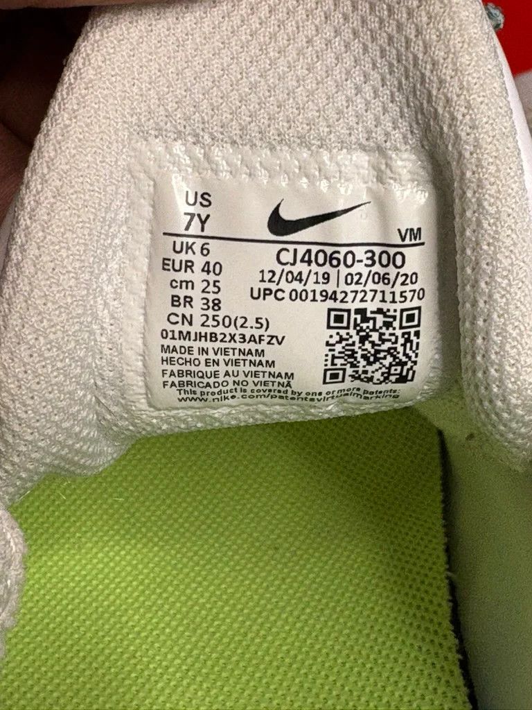 Nike Nike Air Max 270 "React" (Ghost Green) (GS) **PRE-OWNED** Size US 7 / EU 40 - 5 Thumbnail