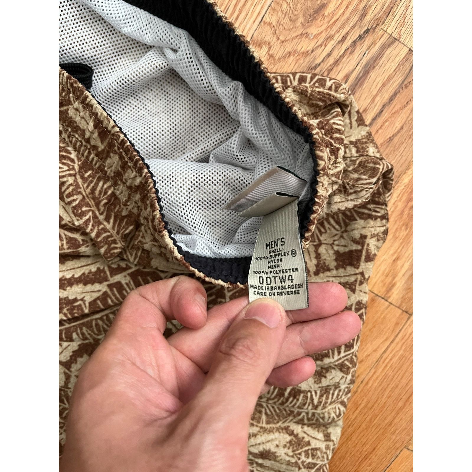 L.L. Bean LL Bean Men's Supplex Sport Shorts 6" Large Leaf print Size US 34 / EU 50 - 2 Thumbnail