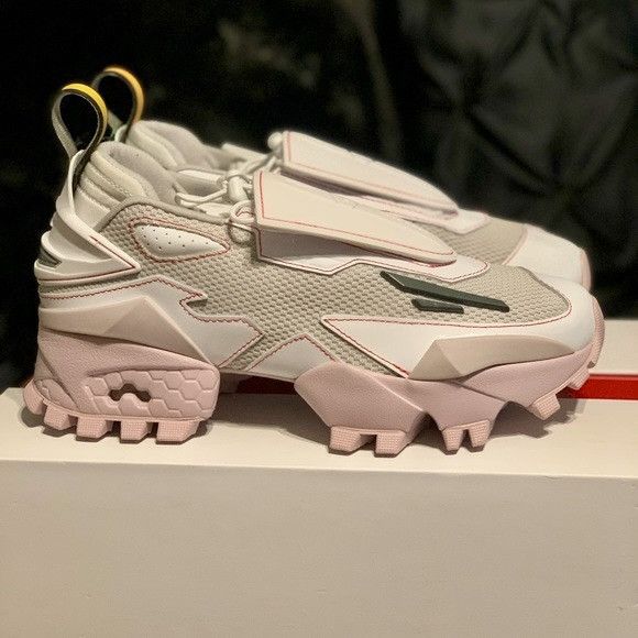 Pyer Moss × Reebok New Reebok X Pyer Moss Experiment 4 Trail Fury Ash Lily 8.5 Size US 8.5 / EU 41-42 - 11 Thumbnail
