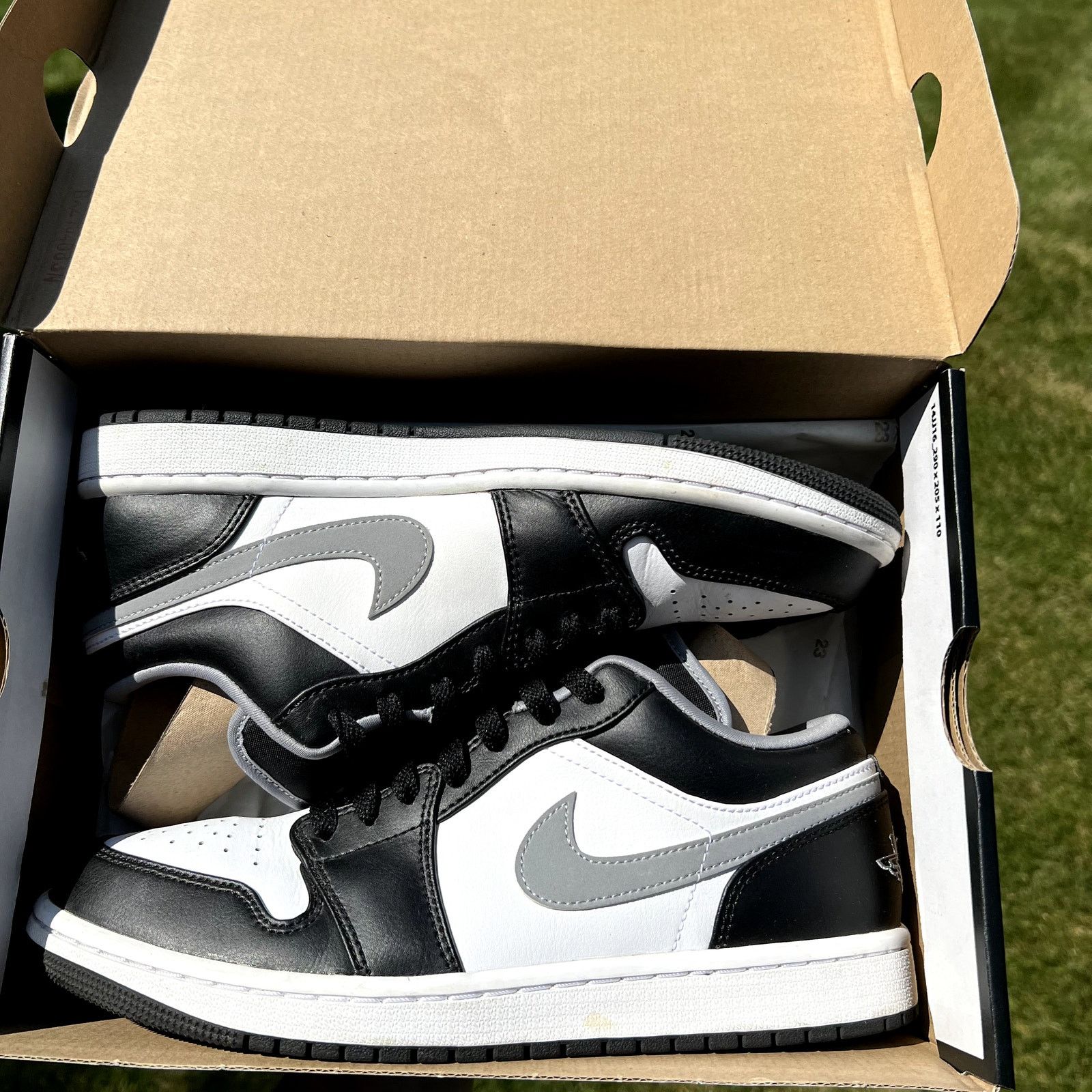 Jordan Brand × Nike Nike Air Jordan 1 Low Black Medium Grey Men's Shoes Size 8.5 Size US 8.5 / EU 41-42 - 8 Thumbnail