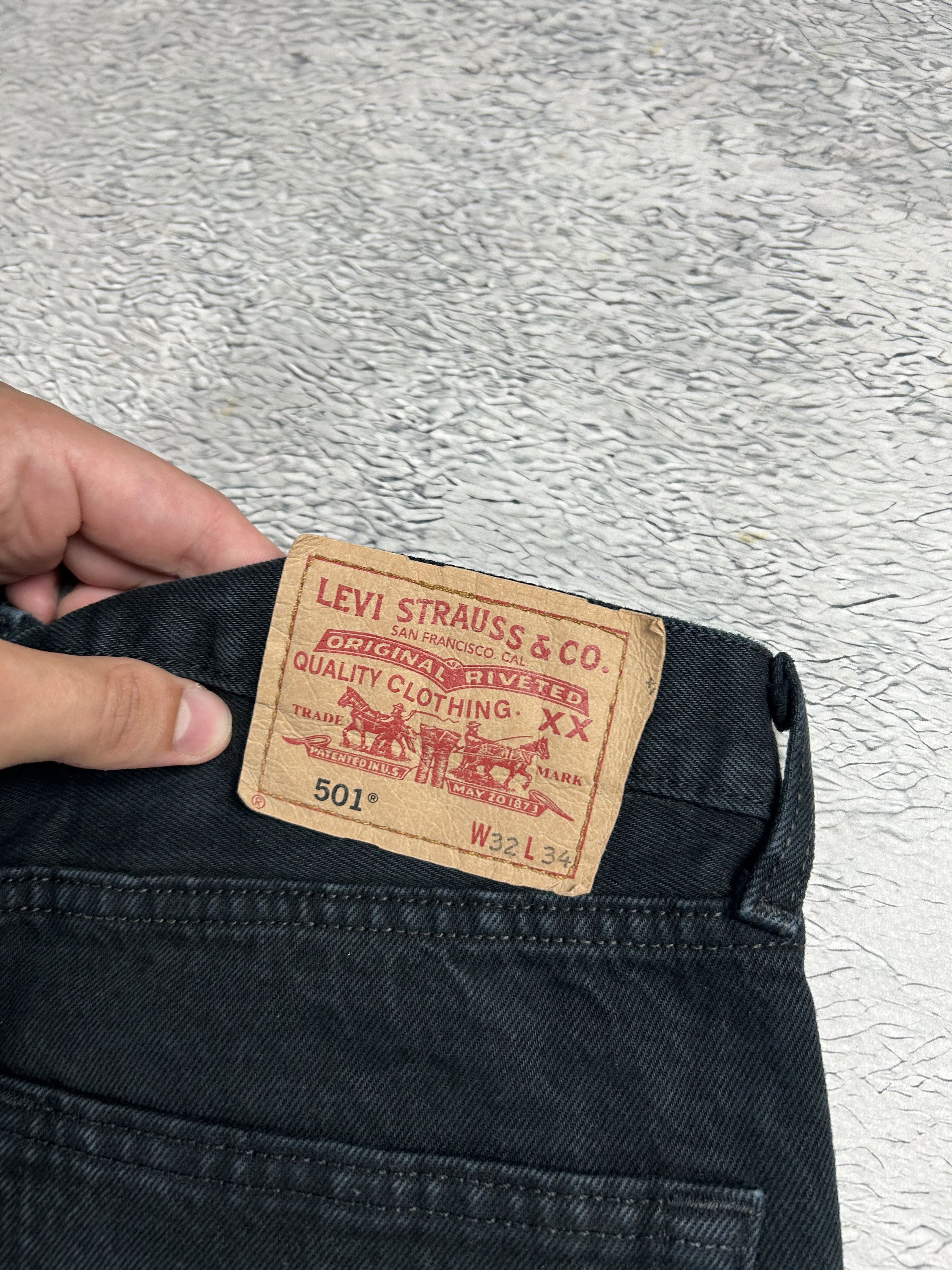Levi's × Vintage Vintage Levi’s 501 jeans black loose fit Classic Oldmoney Size US 36 / EU 52 - 8 Thumbnail