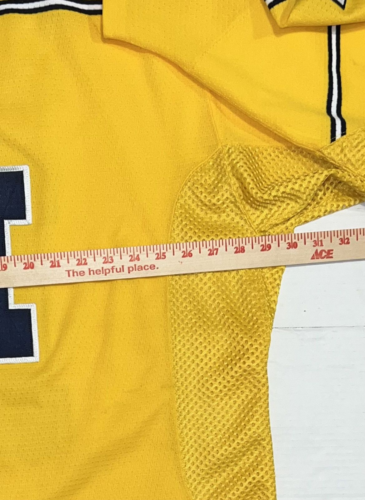 Nike Vintage Nike Michigan Wolverines Hockey Jersey Team Issued Size US XXL / EU 58 / 5 - 13 Thumbnail