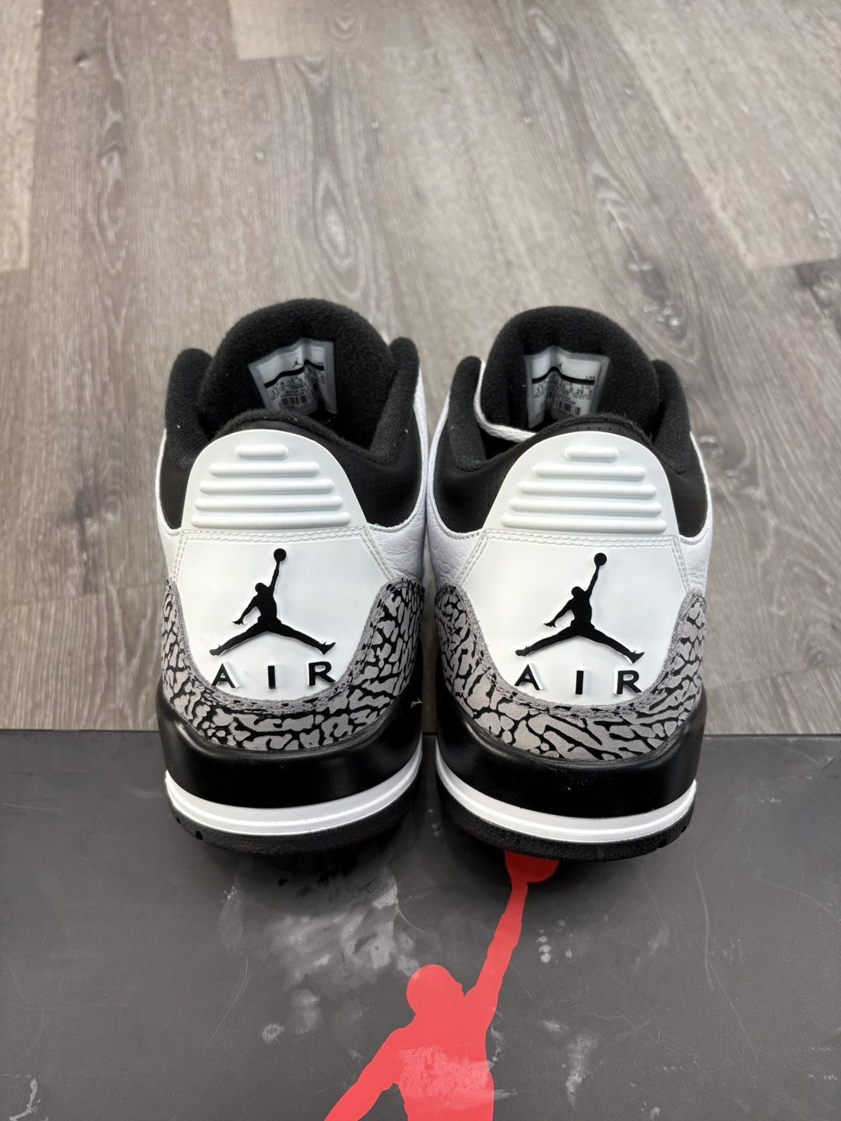 Jordan Brand Air Jordan 3 Retro “Infrared 23” **PRE-OWNED** Size US 11.5 / EU 44-45 - 5 Thumbnail