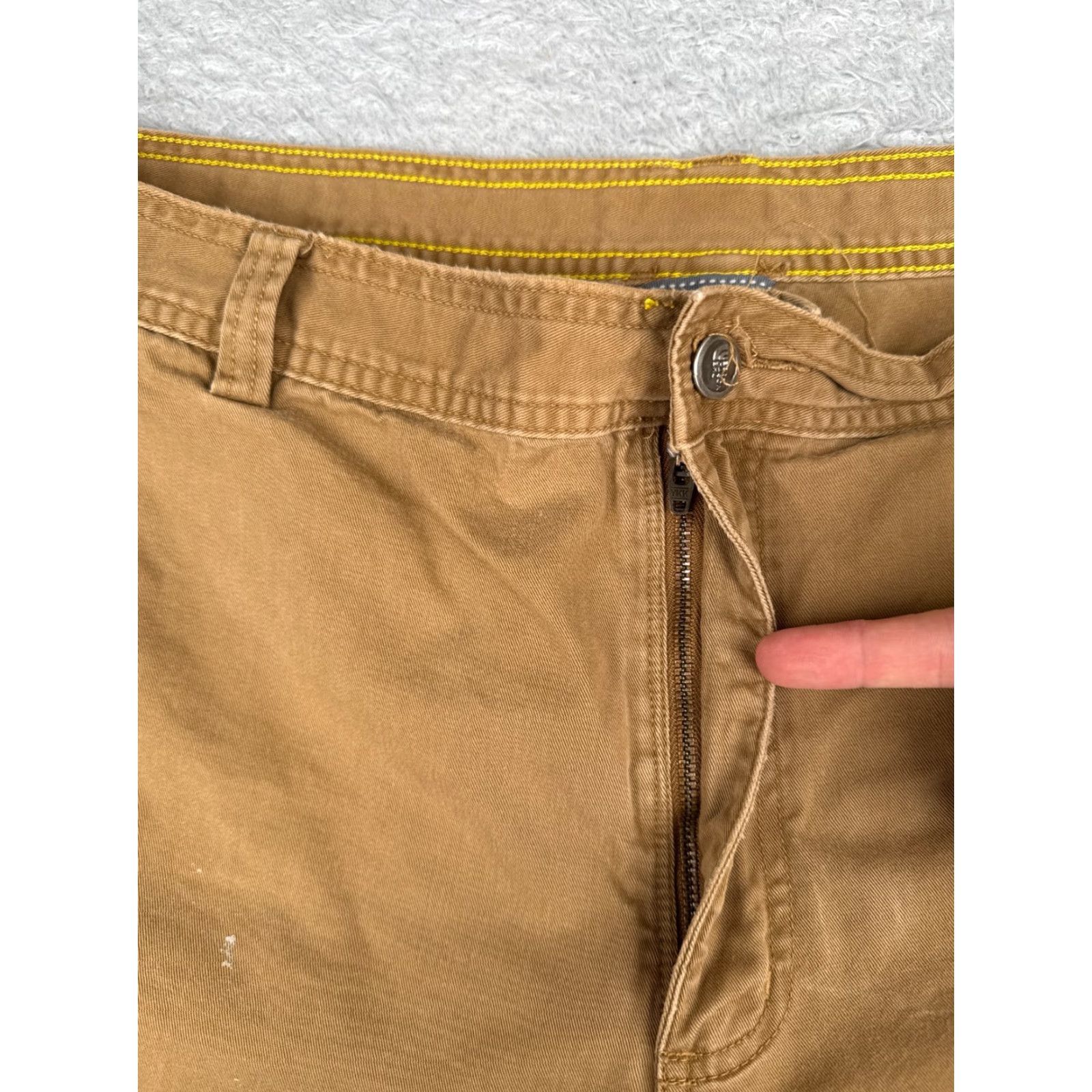 The North Face The North Face Shorts Men 40 Brown Chino 100% Cotton Twill Cargo Pocket Regular Fit Casual Shorter Length 10 in Vintage: No Size US 40 / EU 56 - 6 Thumbnail