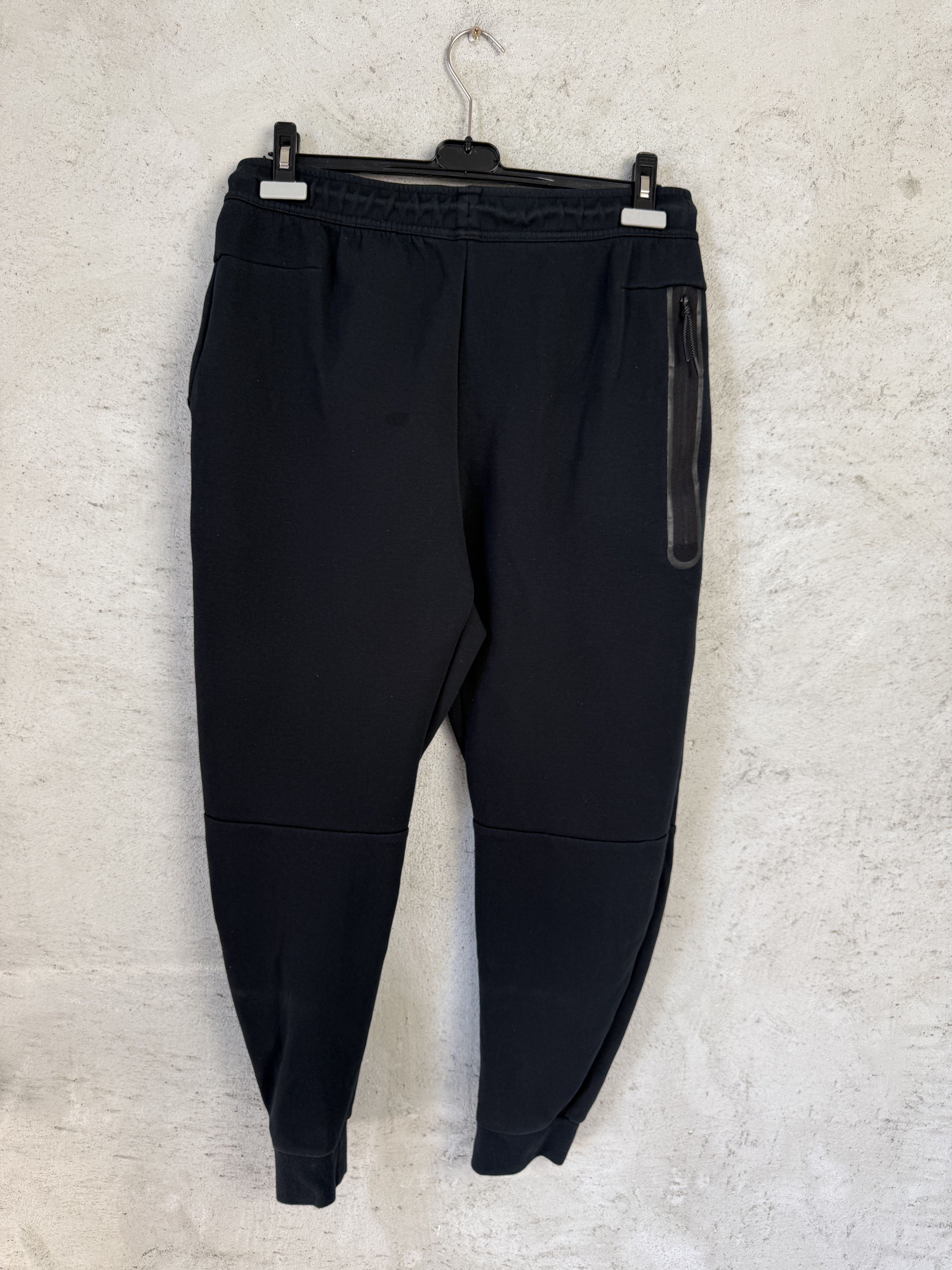 Nike Nike tech fleece sweatpants joggers drip drill trap Size US 32 / EU 48 - 4 Thumbnail