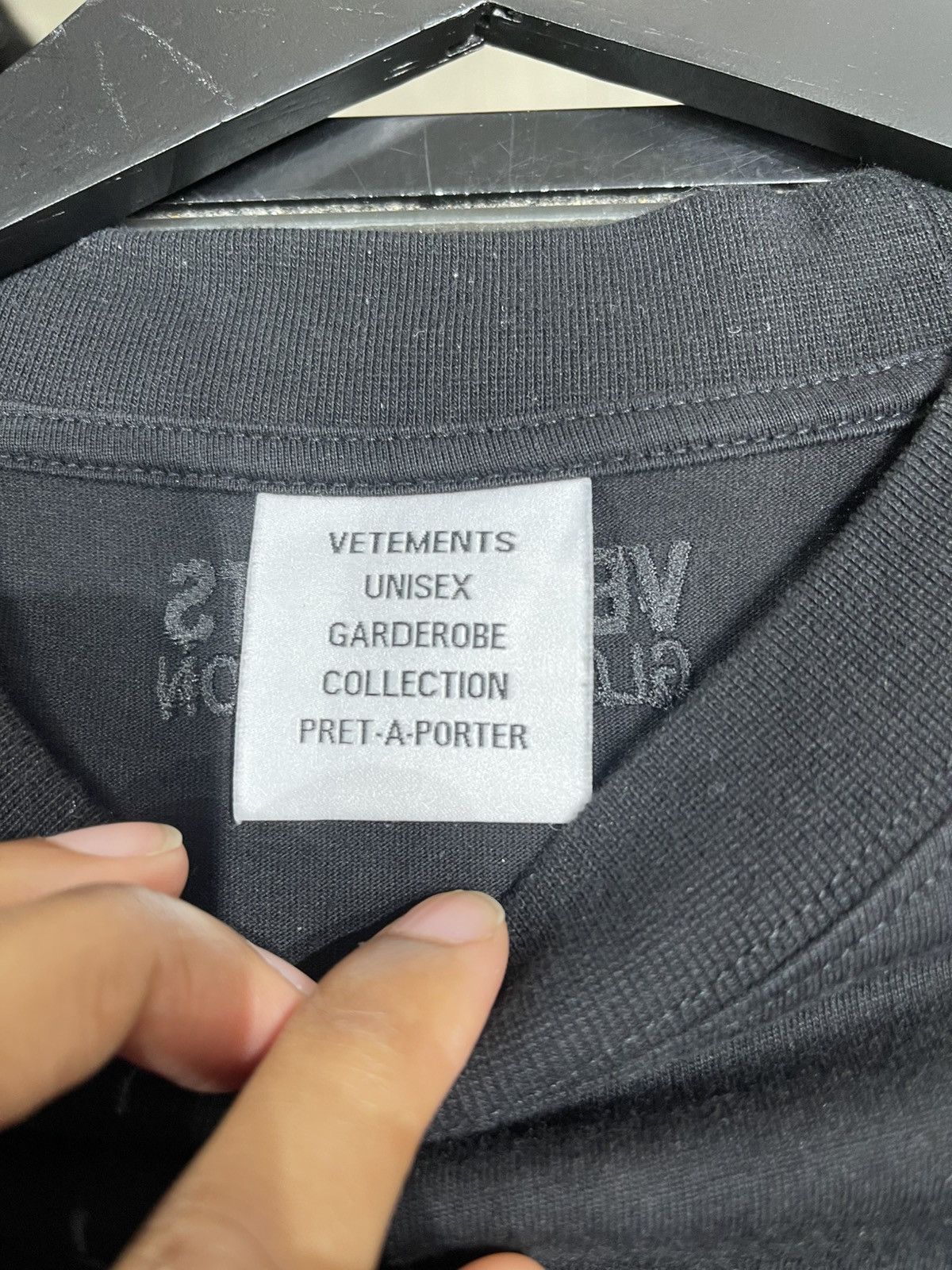Vetements Think Globally Tee Size US S / EU 44-46 / 1 - 3 Thumbnail