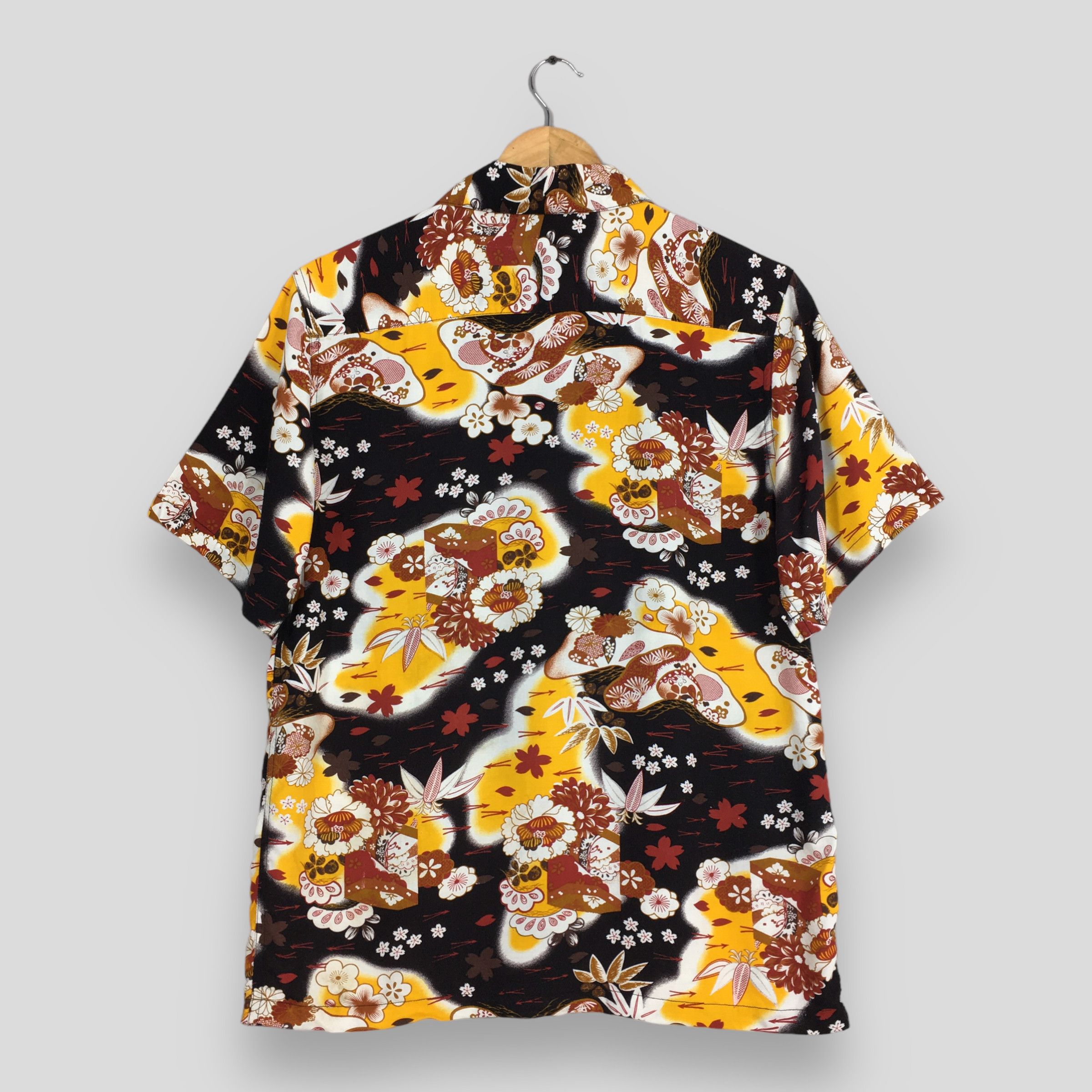 Life's a Beach Vintage Nepuca Aloha Wear Rayon Floral Shirt Medium Size US M / EU 48-50 / 2 - 7 Thumbnail