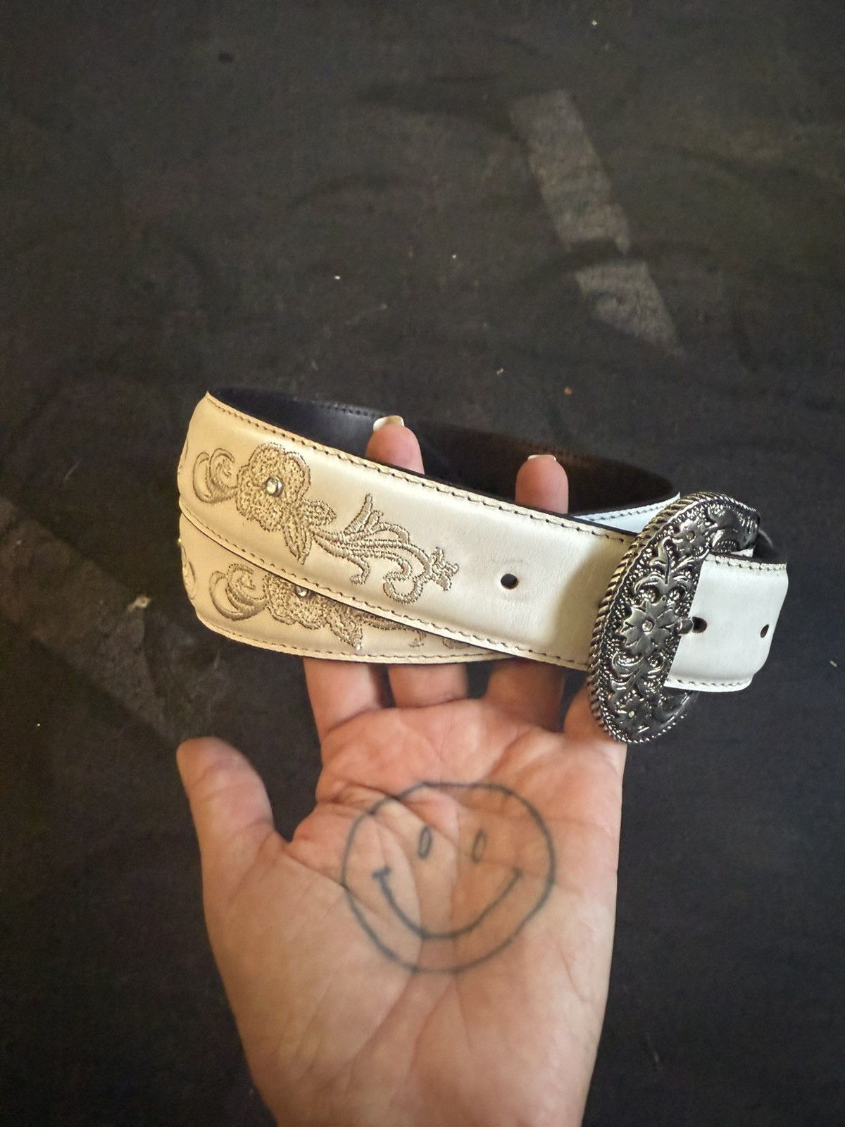Other Shyanne White & Silver Concho Rhinestone belt Size 46 - 5 Thumbnail