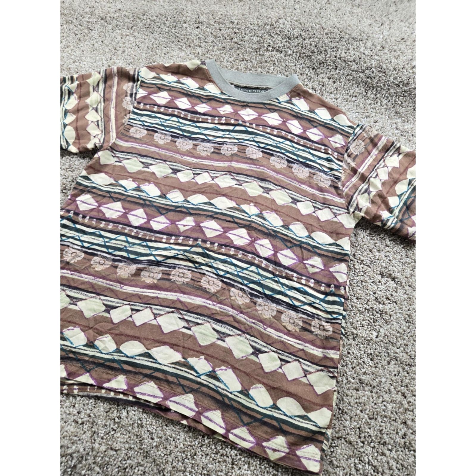 Vintage VINTAGE Generra T Shirt Mens Small Brown Geometric Tribal All Over Print 90s Size US S / EU 44-46 / 1 - 2 Thumbnail