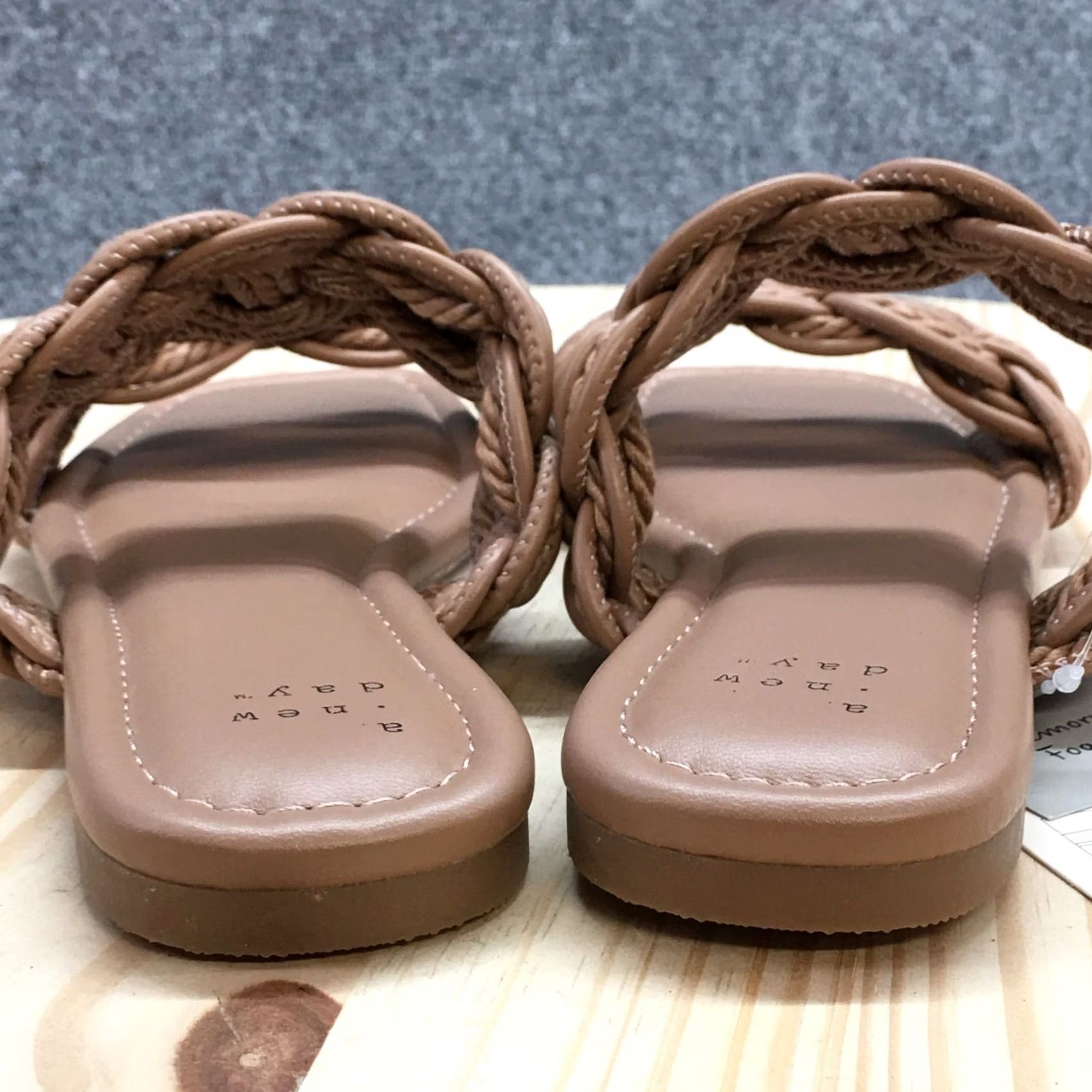Vintage A New Day Sandal Womens 6.5 Brown Sarafina Braided Slip On Casual Leather NEW Size US 7 / IT 37 - 6 Thumbnail