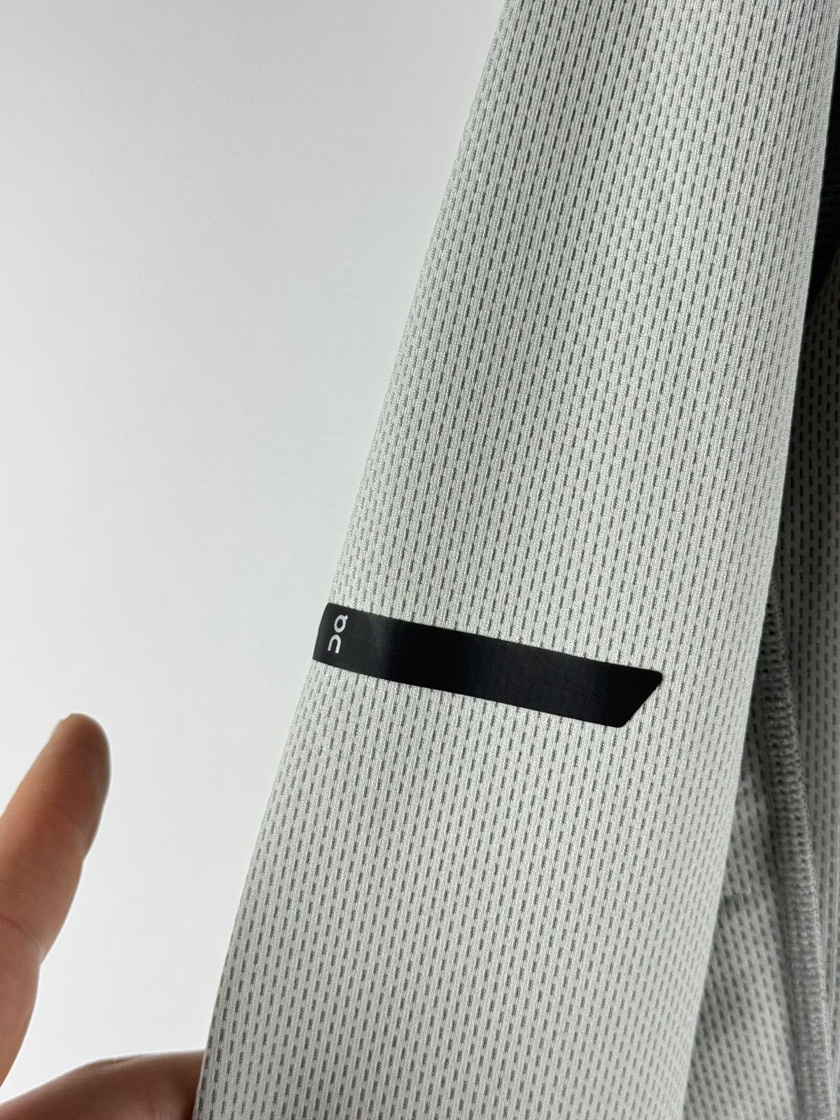 On On Running Clima-Shirt Half Zip Pullover Swiss Engineering Size US L / EU 52-54 / 3 - 6 Thumbnail