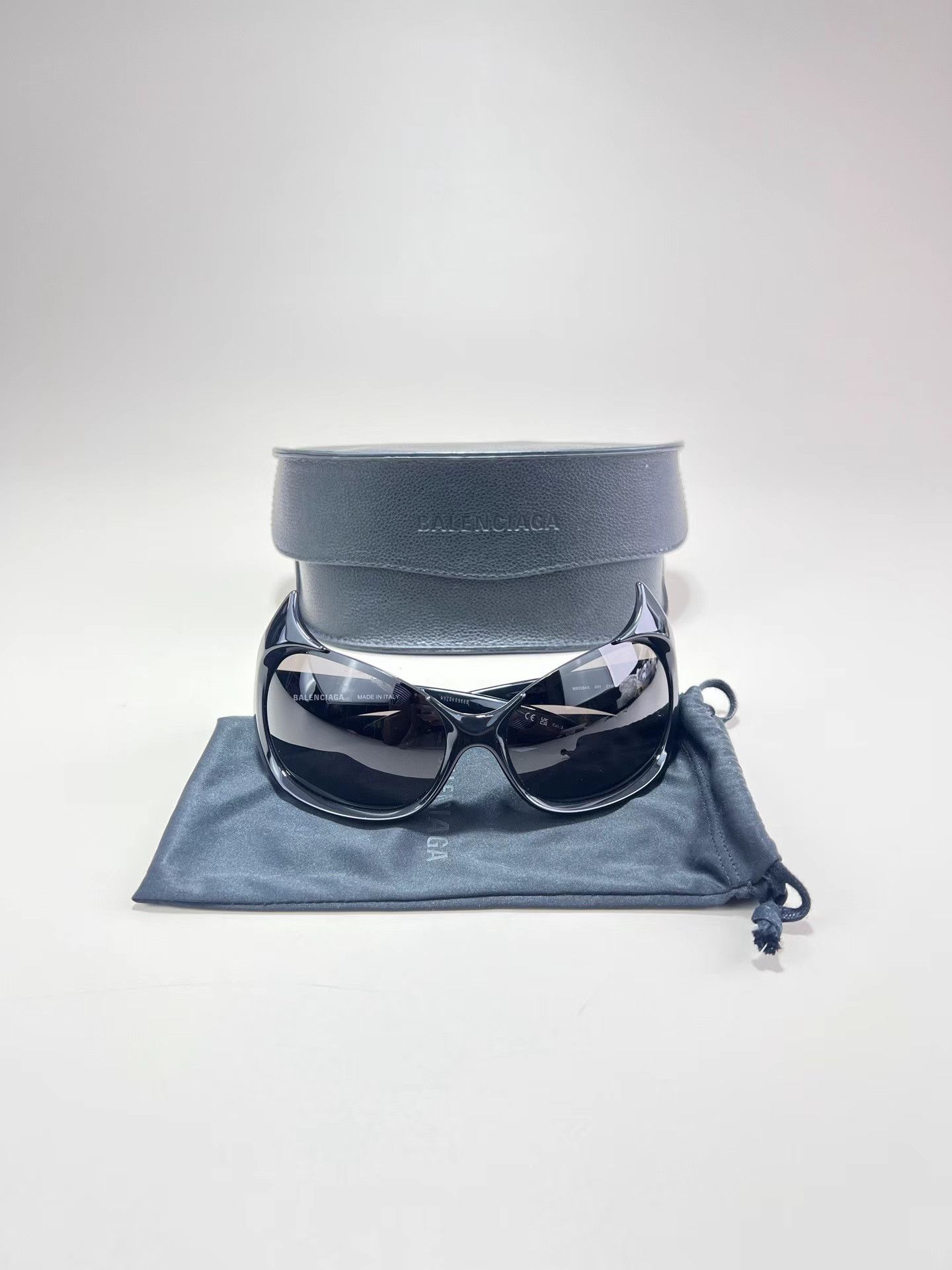 Balenciaga BALENCIAGA GOTHAM CAT Black Sunglasses Size ONE SIZE - 1 Thumbnail