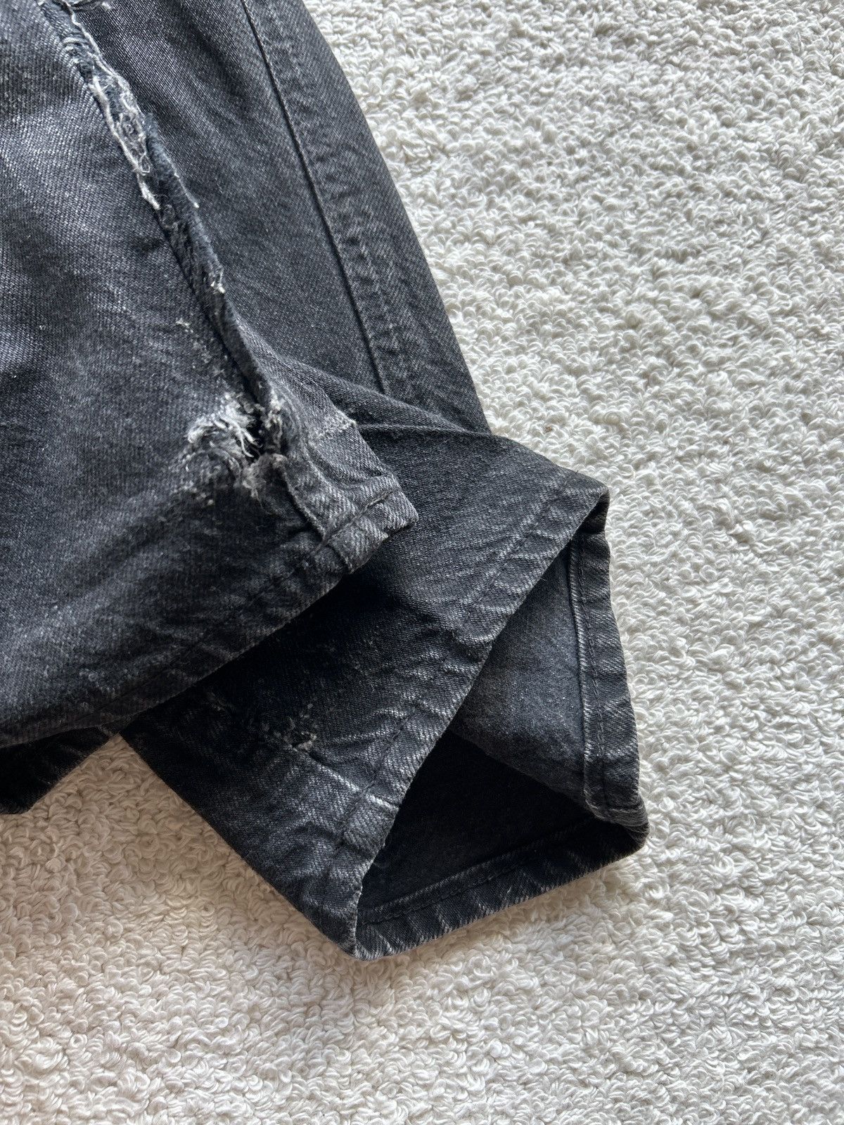 Undercover × Uniqlo UnderCover x uniqlo distressed denim ☠️ Size US 28 / EU 44 - 19 Thumbnail
