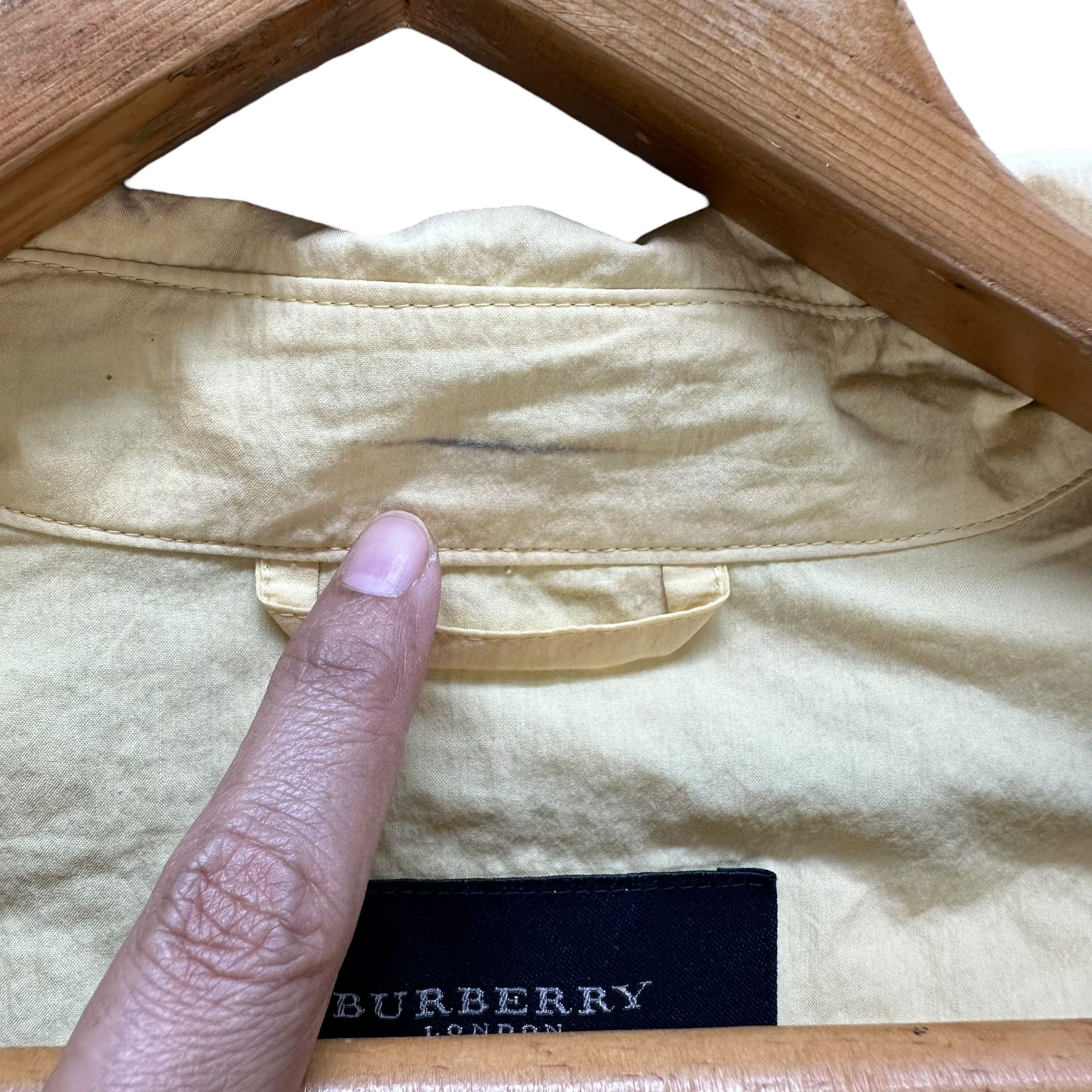 Burberry BURBERRY London Yellow Light Jacket #A45-1071 Size US S / EU 44-46 / 1 - 13 Thumbnail