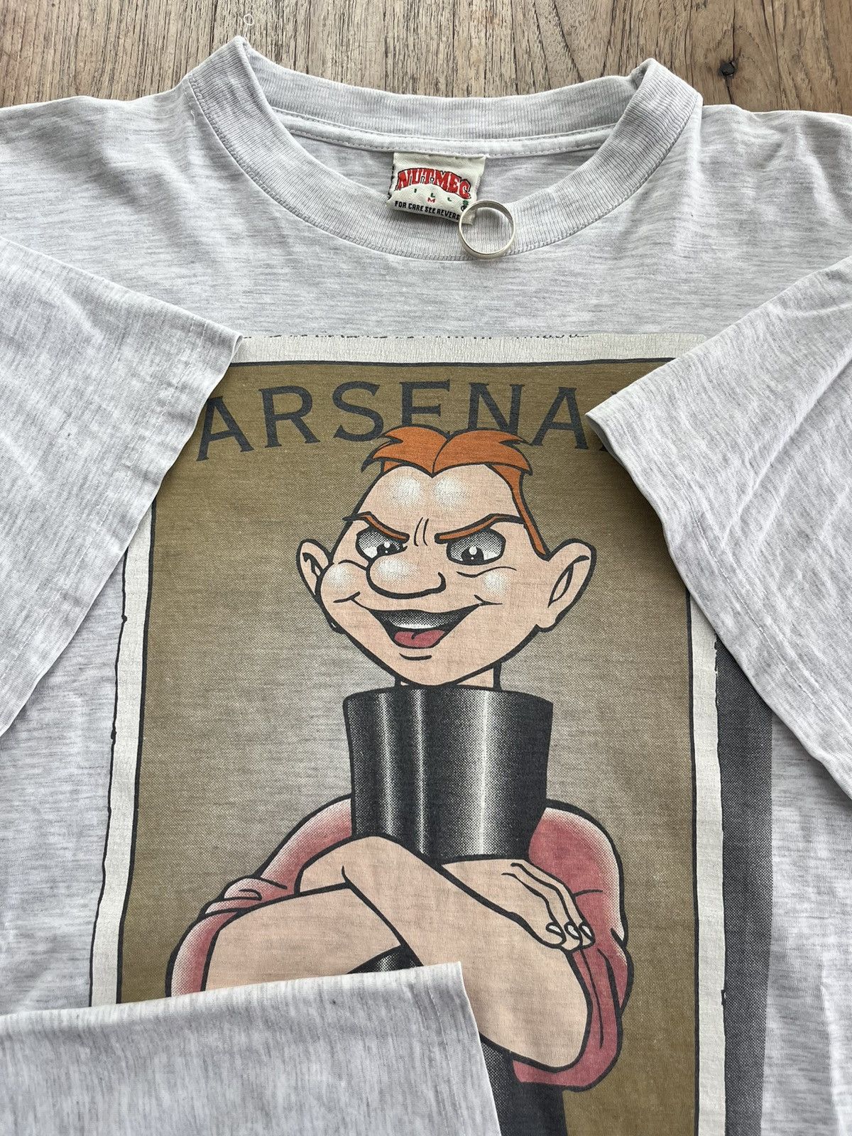 Nutmeg × Vintage Vintage ARSENAL Red Shirt Artwork by Nutmeg Mills 90’s Tee Size US M / EU 48-50 / 2 - 8 Thumbnail