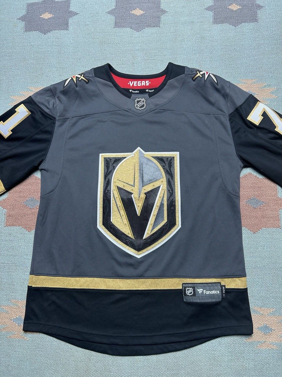 Vintage Fanatics hockey jersey Las Vegas golden knights Karlsson XS Size US XS / EU 42 / 0 - 2 Thumbnail