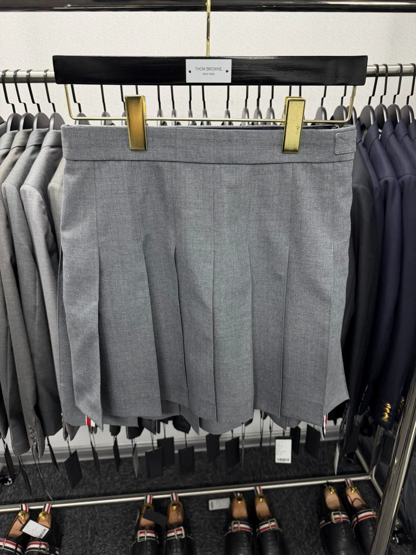 Thom Browne Thom Browne Women's Classic Mid Gray Pleated Skirt Size38 Size 26" / US 2 / IT 38 - 1 Thumbnail